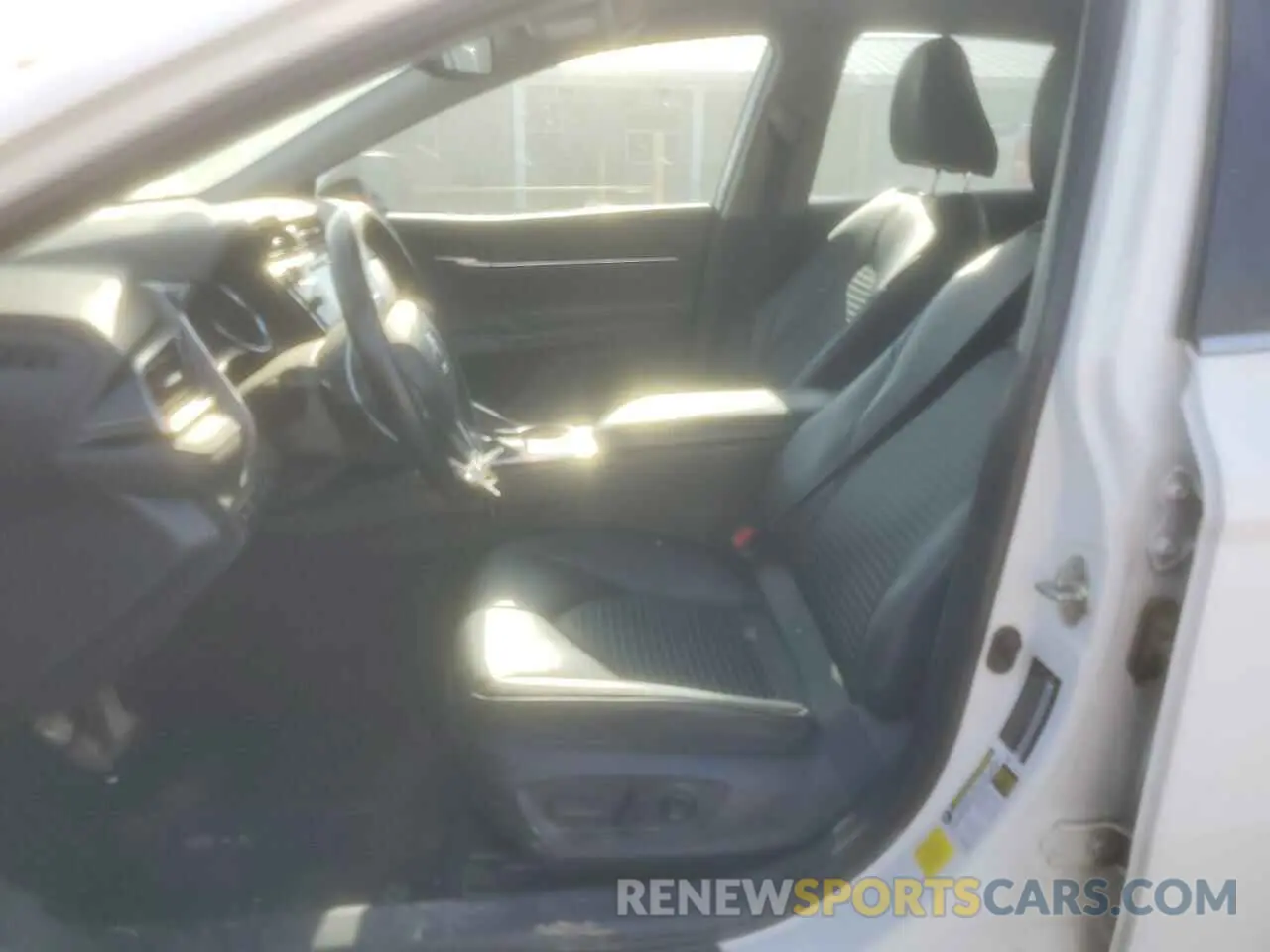 7 Photograph of a damaged car 4T1B11HK5KU815013 TOYOTA CAMRY 2019