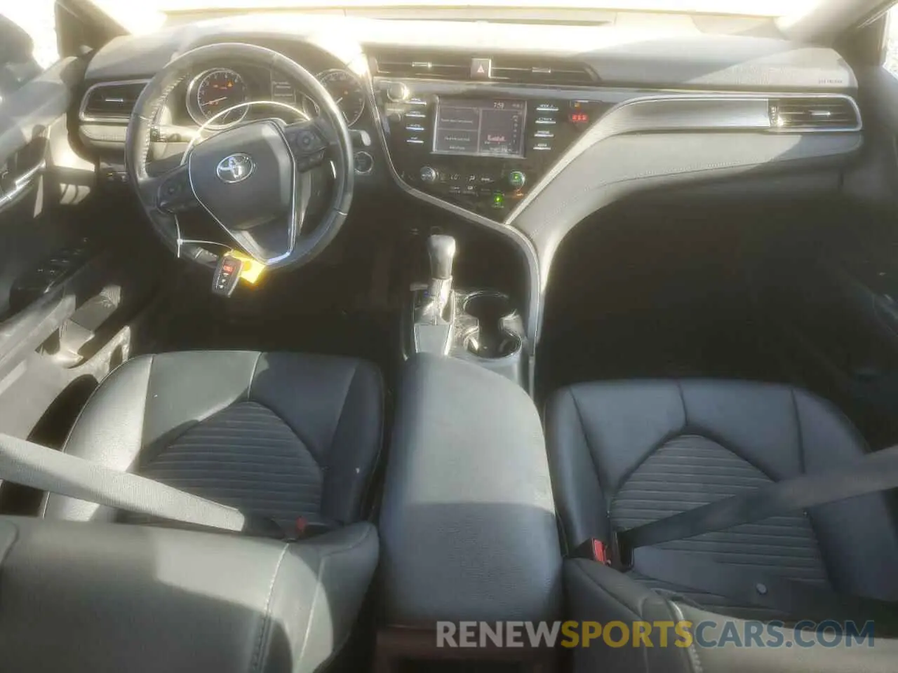 8 Photograph of a damaged car 4T1B11HK5KU815013 TOYOTA CAMRY 2019