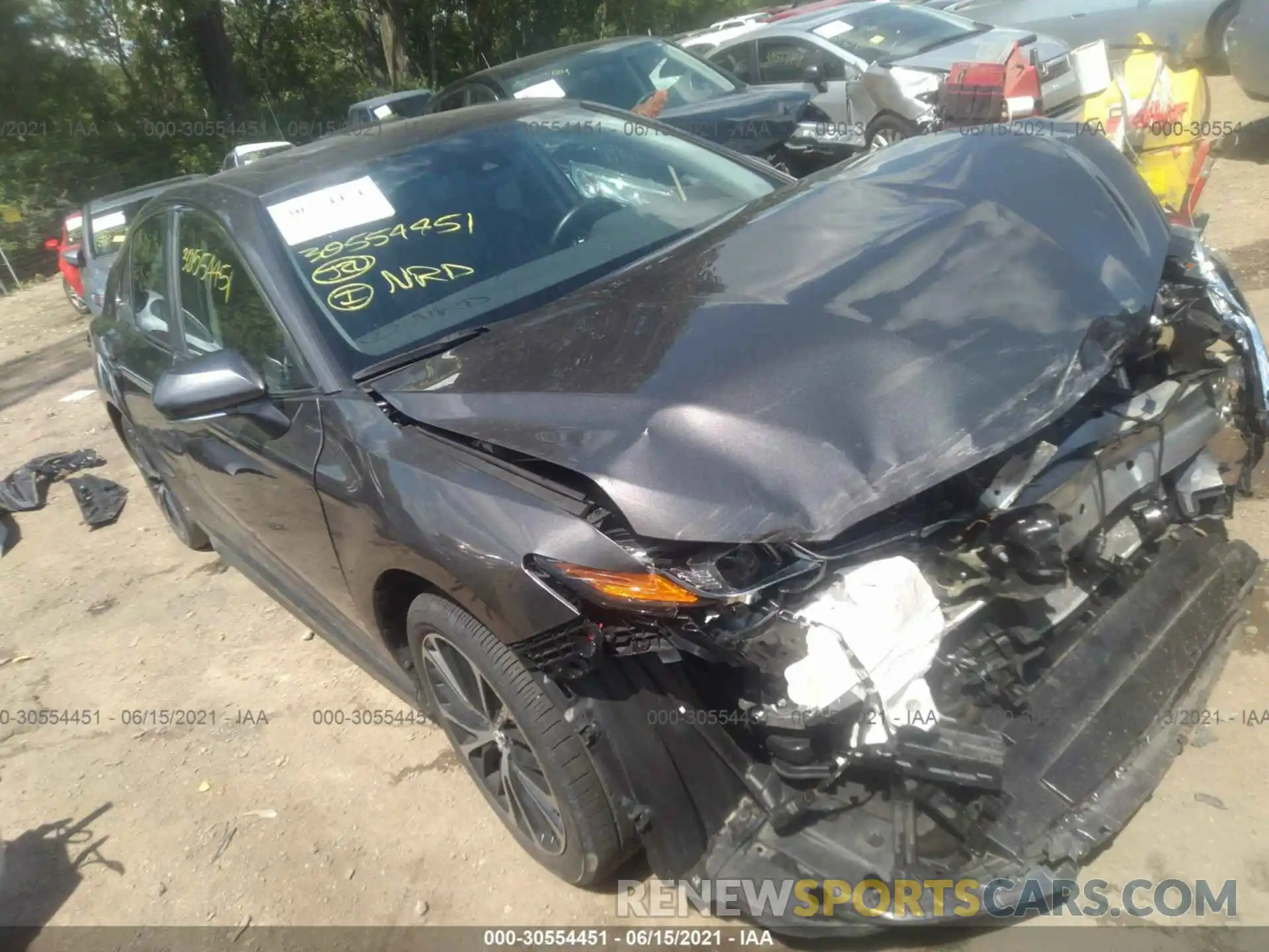 1 Photograph of a damaged car 4T1B11HK5KU815982 TOYOTA CAMRY 2019