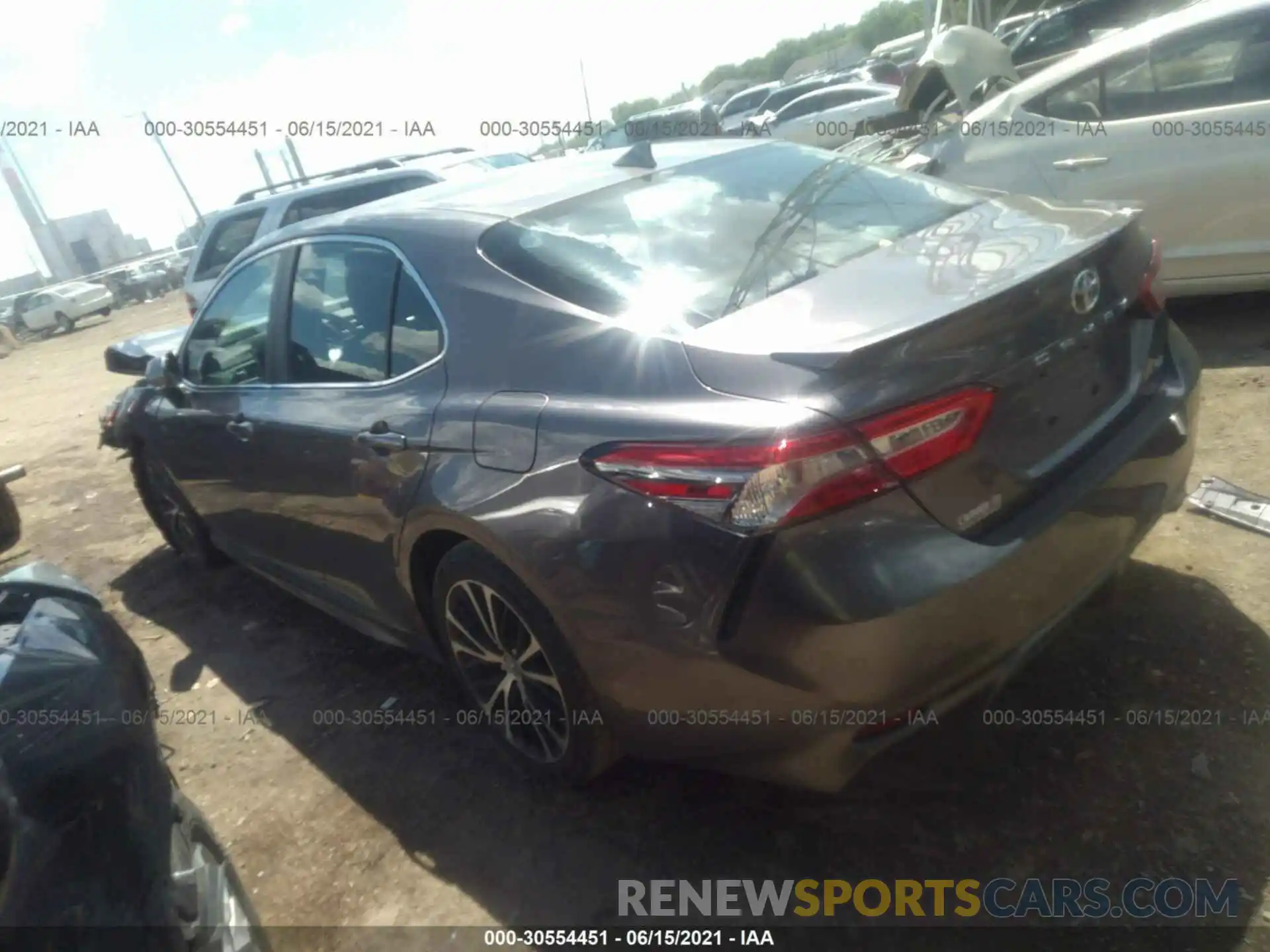 3 Photograph of a damaged car 4T1B11HK5KU815982 TOYOTA CAMRY 2019