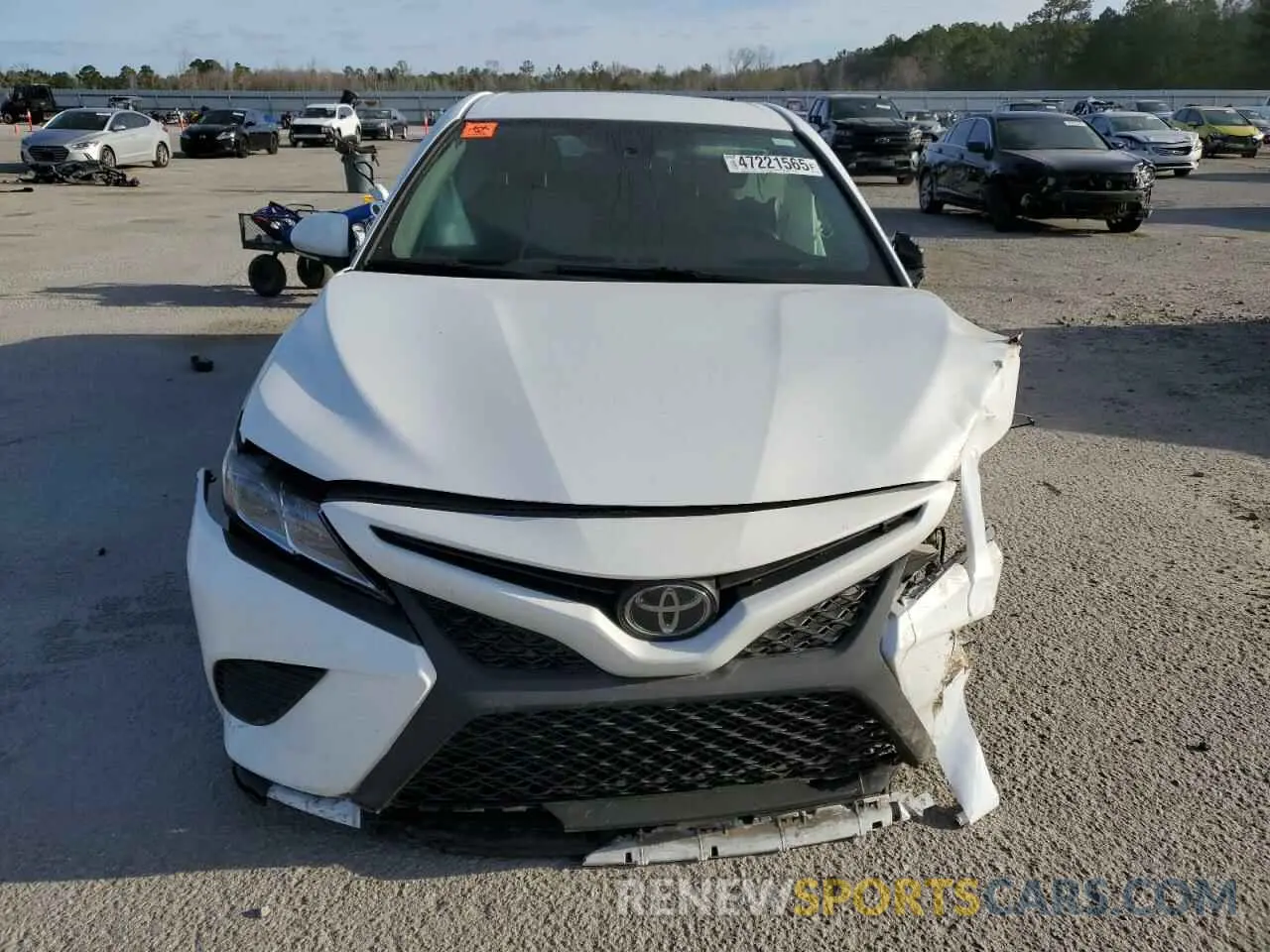 5 Photograph of a damaged car 4T1B11HK5KU821877 TOYOTA CAMRY 2019