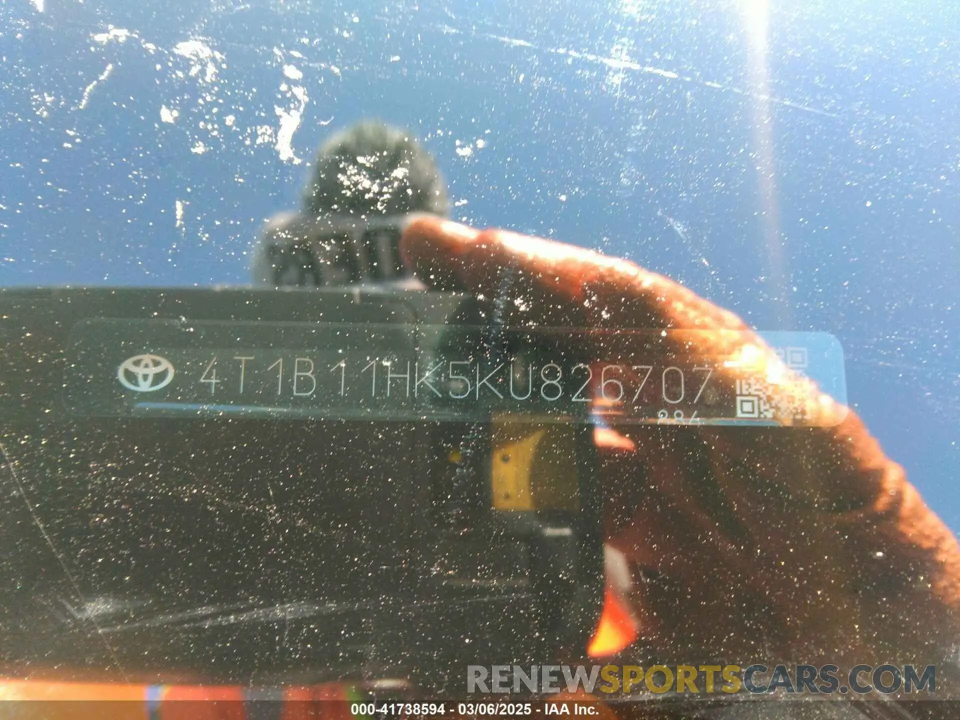 9 Photograph of a damaged car 4T1B11HK5KU826707 TOYOTA CAMRY 2019