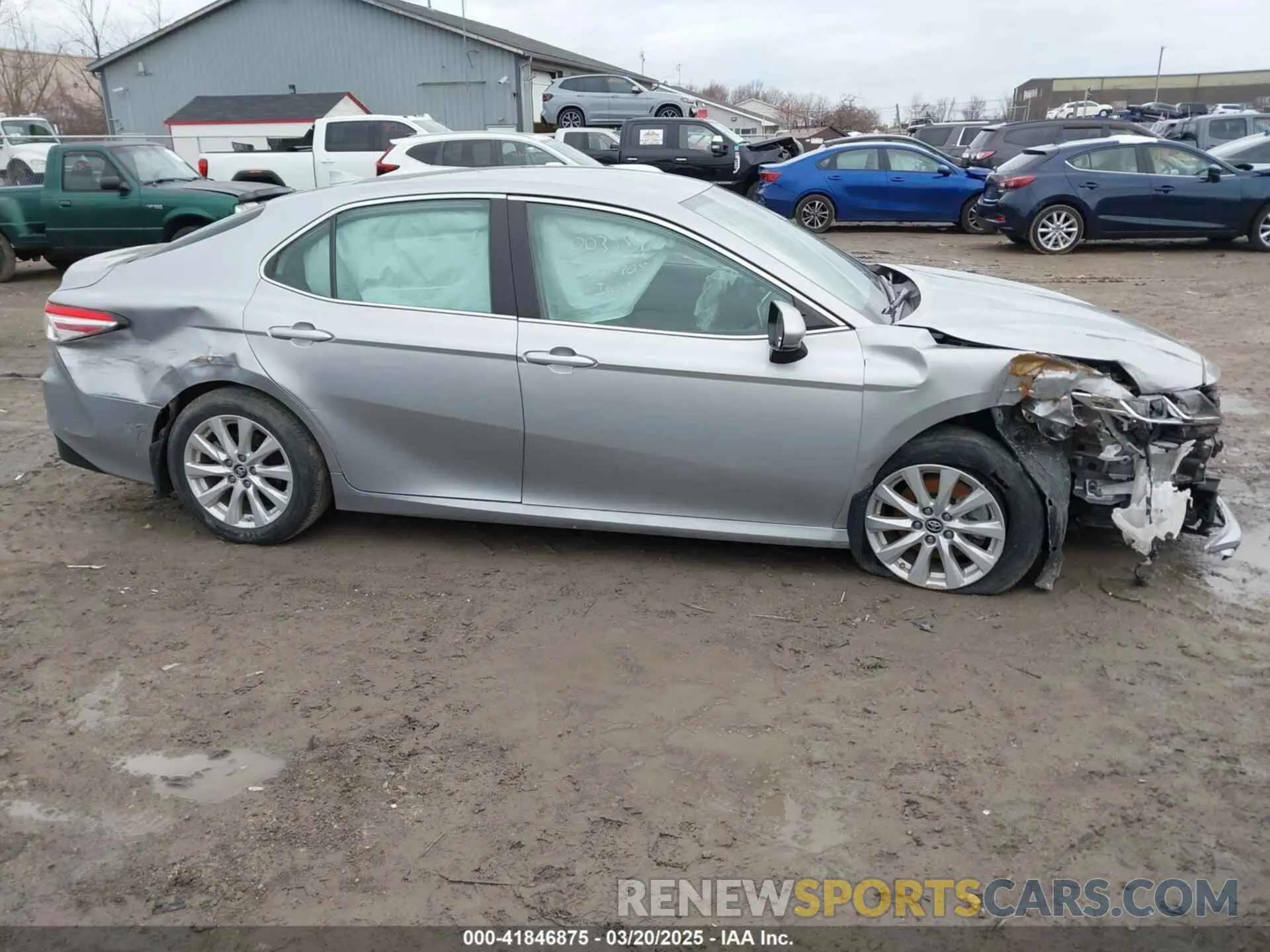13 Photograph of a damaged car 4T1B11HK5KU833544 TOYOTA CAMRY 2019
