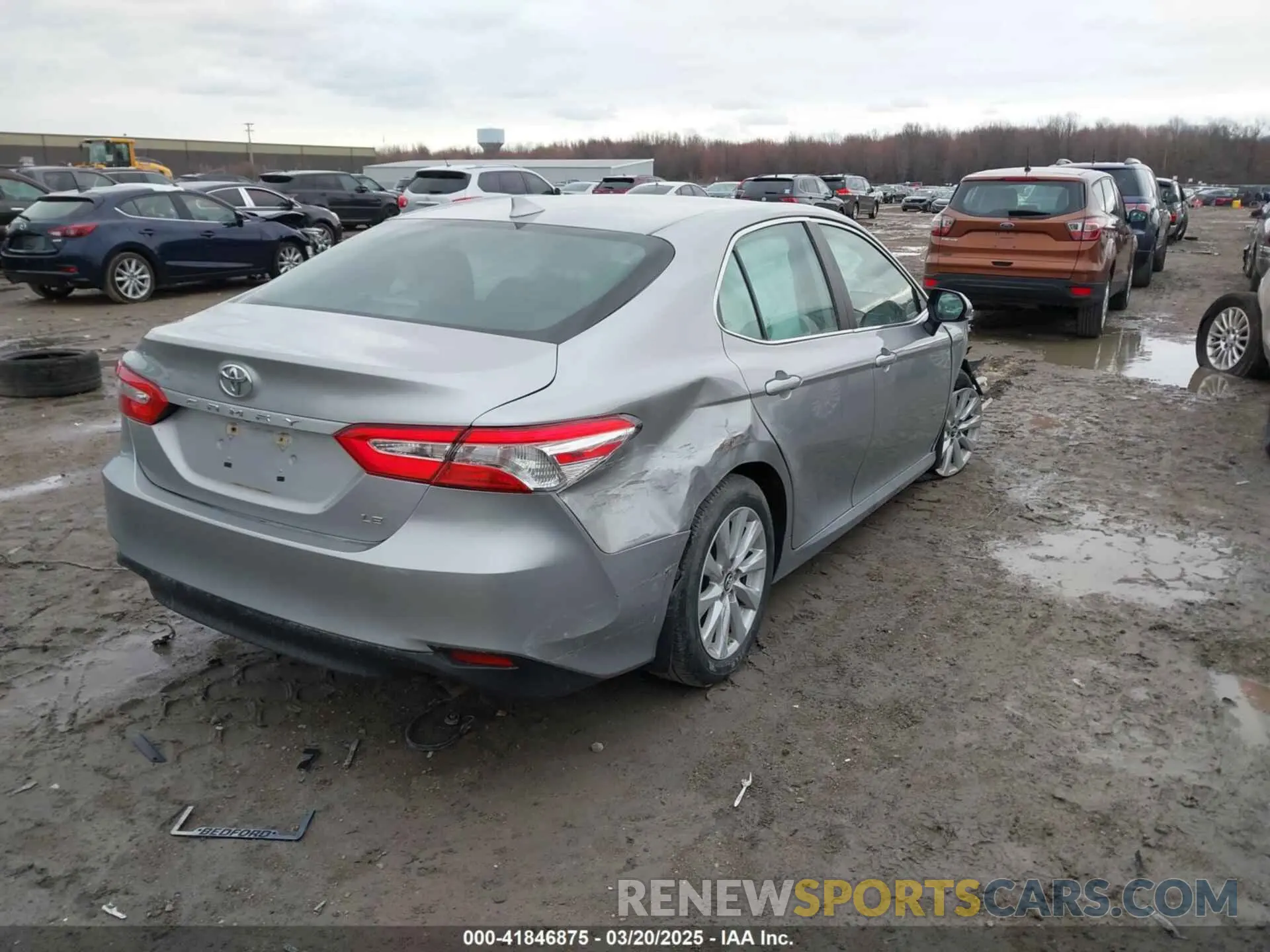 4 Photograph of a damaged car 4T1B11HK5KU833544 TOYOTA CAMRY 2019