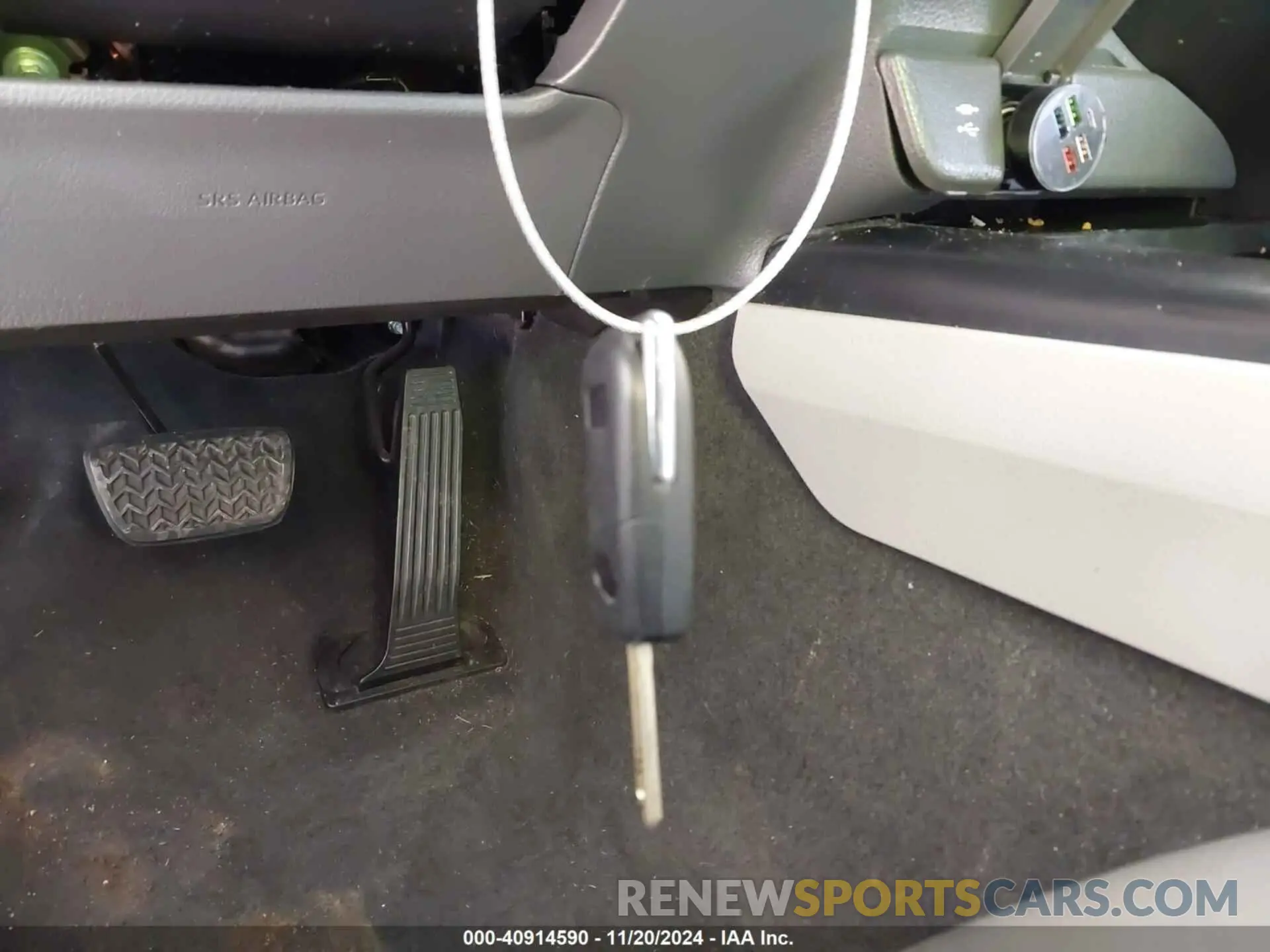 11 Photograph of a damaged car 4T1B11HK5KU837710 TOYOTA CAMRY 2019