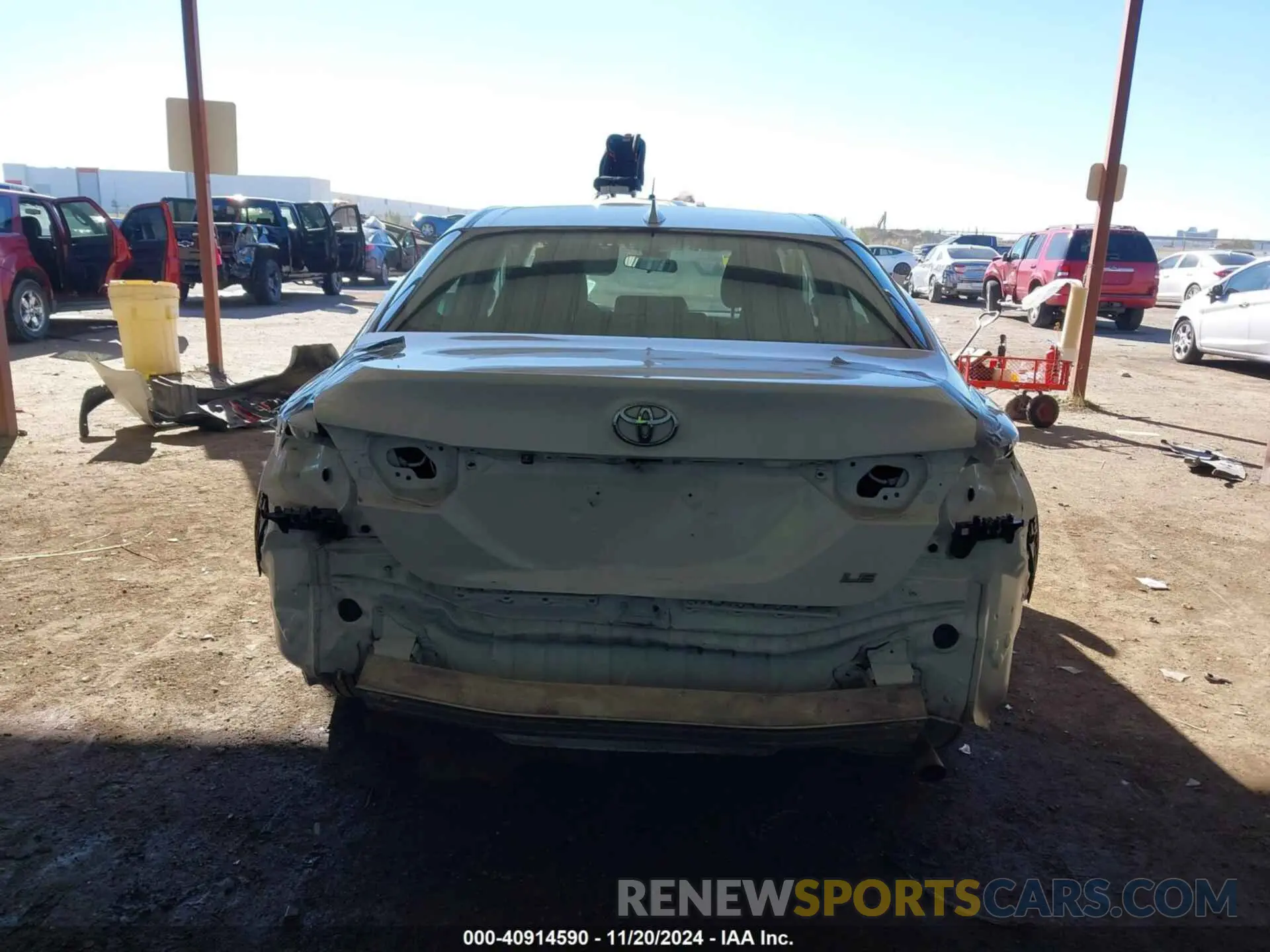 16 Photograph of a damaged car 4T1B11HK5KU837710 TOYOTA CAMRY 2019