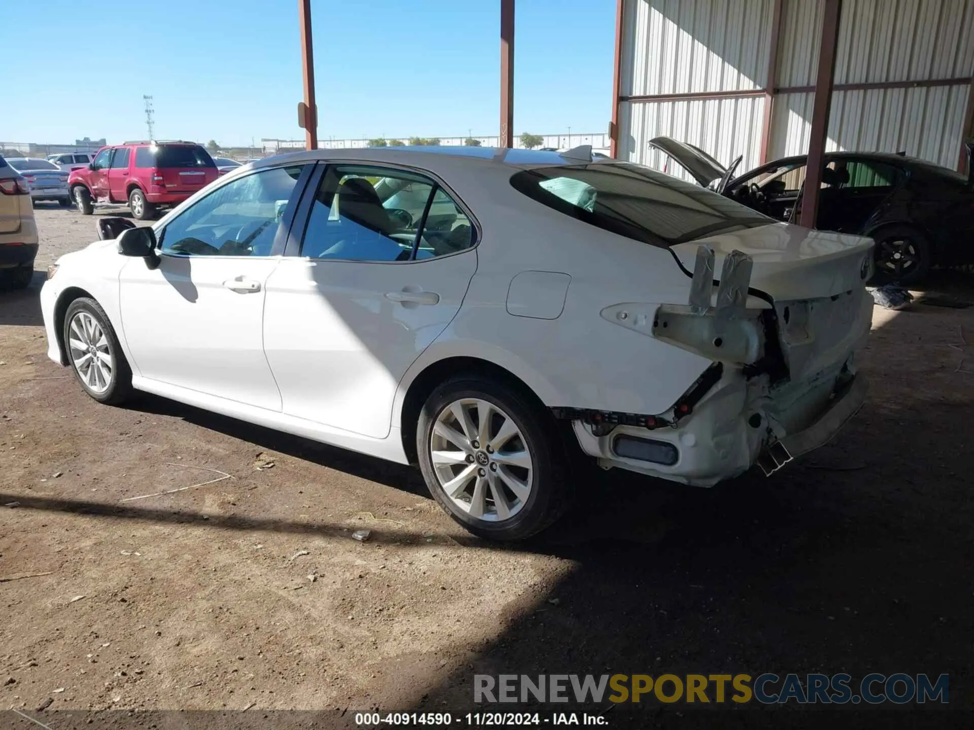 3 Photograph of a damaged car 4T1B11HK5KU837710 TOYOTA CAMRY 2019
