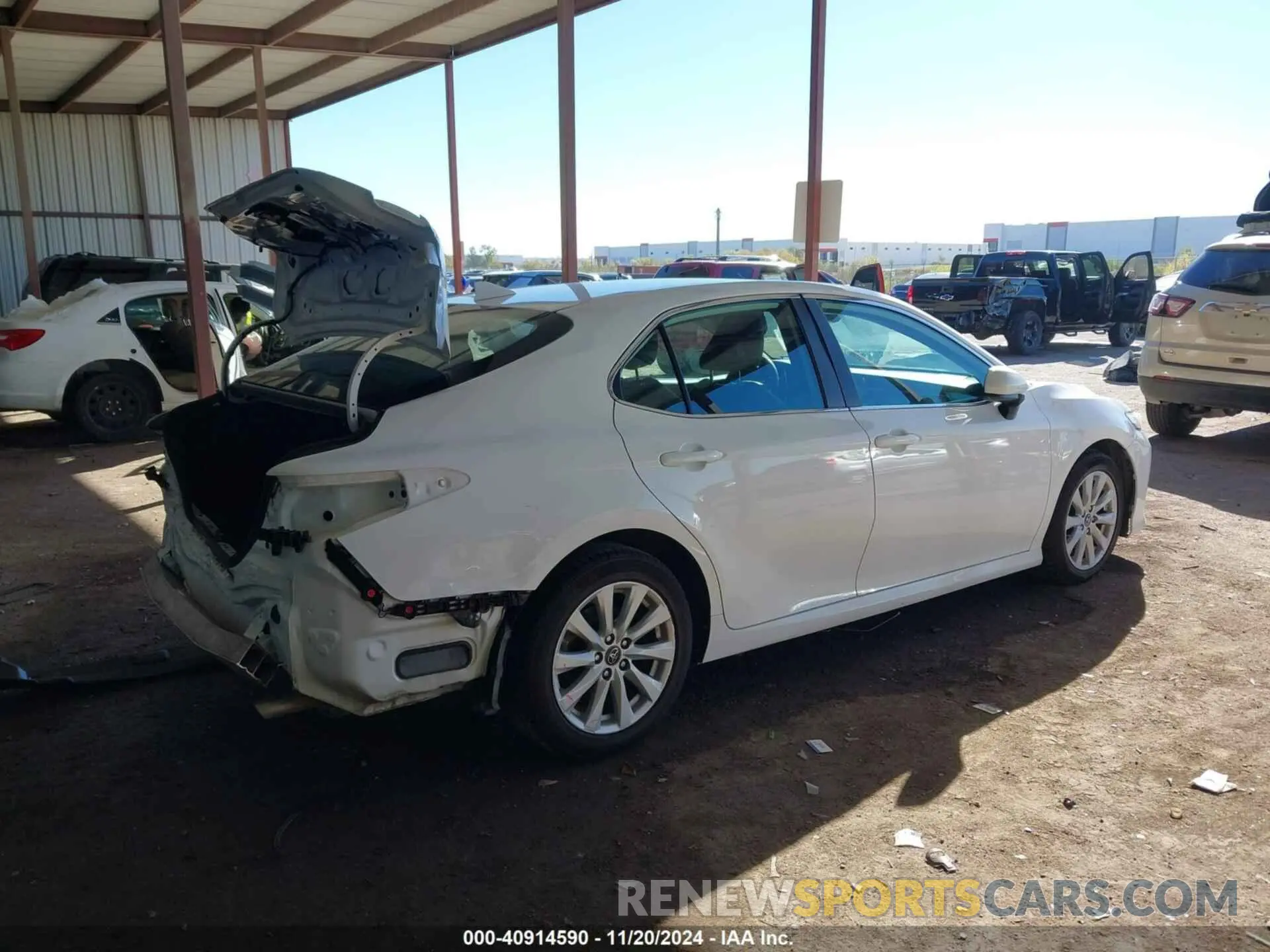 4 Photograph of a damaged car 4T1B11HK5KU837710 TOYOTA CAMRY 2019