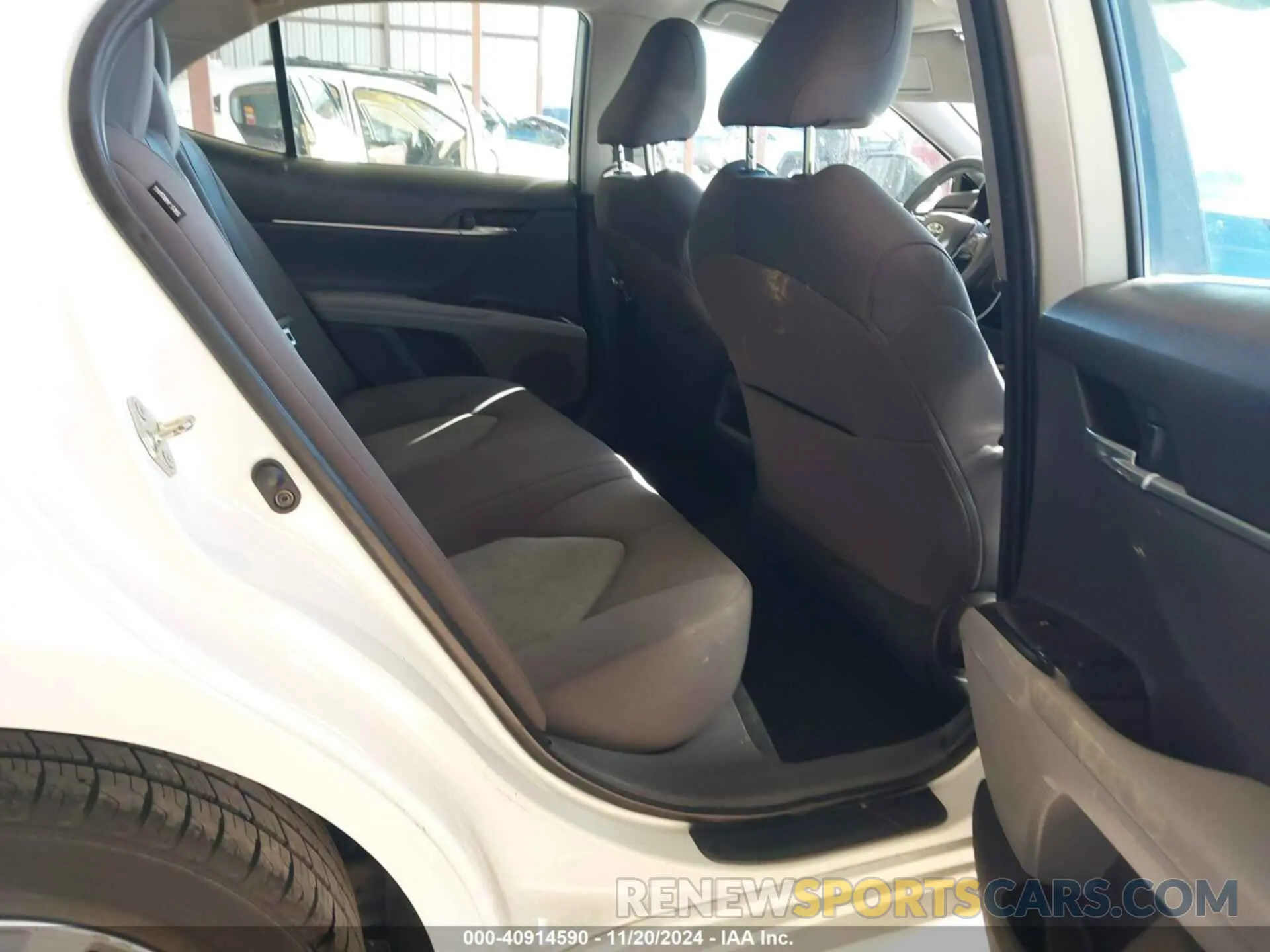 8 Photograph of a damaged car 4T1B11HK5KU837710 TOYOTA CAMRY 2019