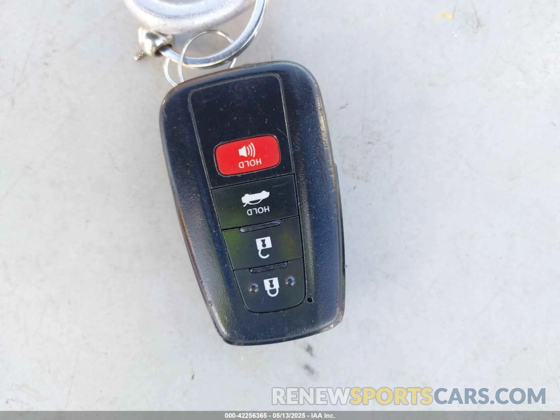 11 Photograph of a damaged car 4T1B11HK5KU842132 TOYOTA CAMRY 2019