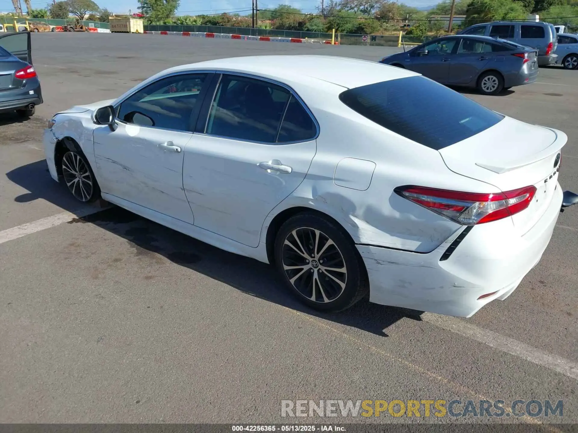 3 Photograph of a damaged car 4T1B11HK5KU842132 TOYOTA CAMRY 2019