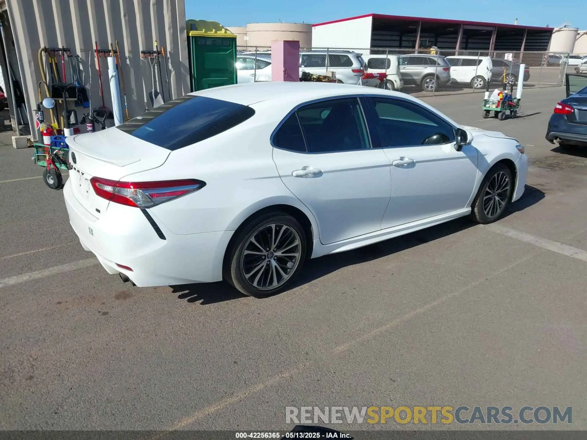 4 Photograph of a damaged car 4T1B11HK5KU842132 TOYOTA CAMRY 2019