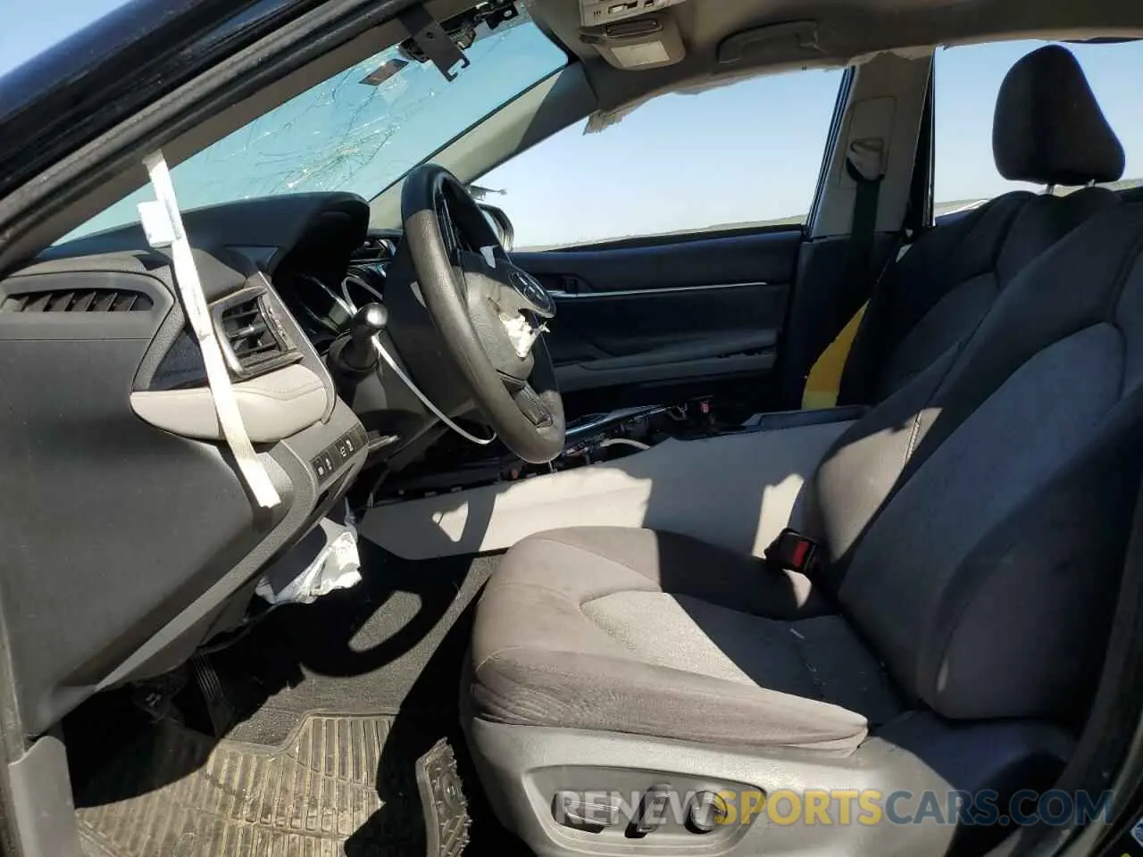 7 Photograph of a damaged car 4T1B11HK5KU850733 TOYOTA CAMRY 2019