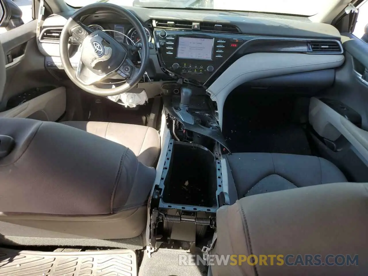 8 Photograph of a damaged car 4T1B11HK5KU850733 TOYOTA CAMRY 2019