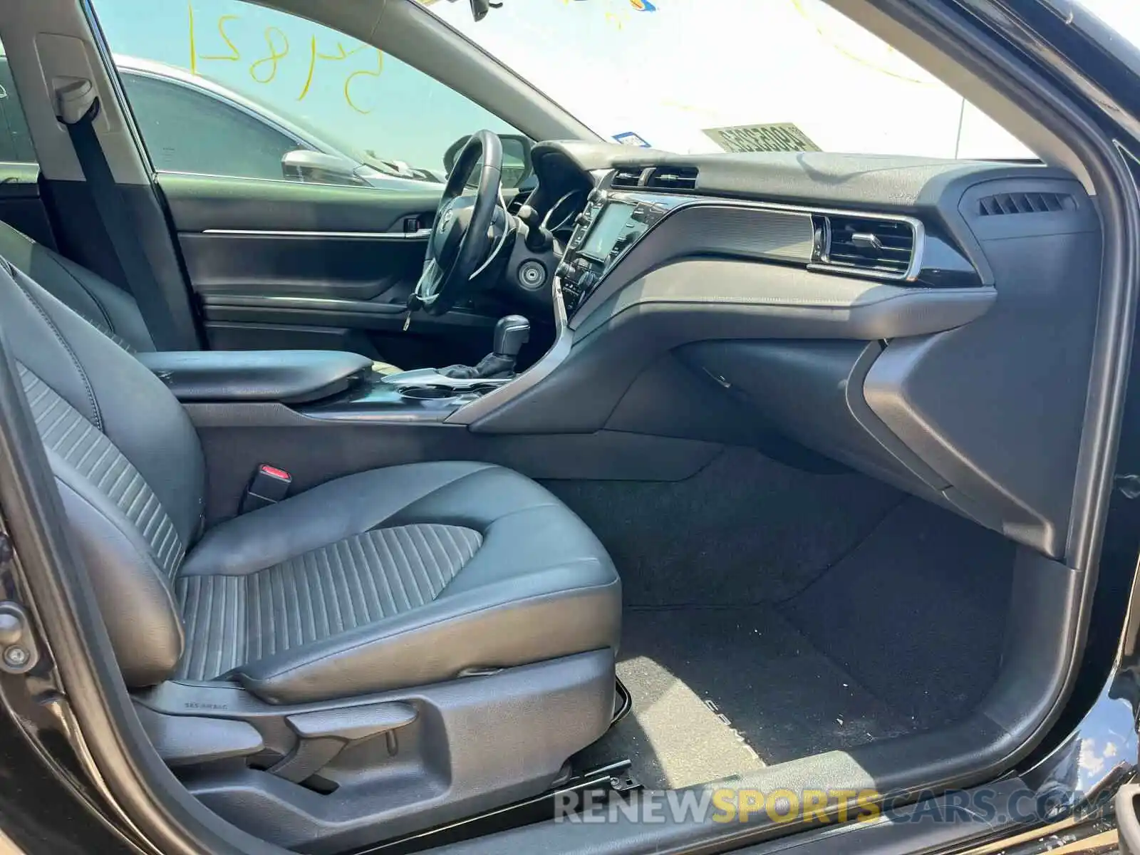 5 Photograph of a damaged car 4T1B11HK5KU850926 TOYOTA CAMRY 2019