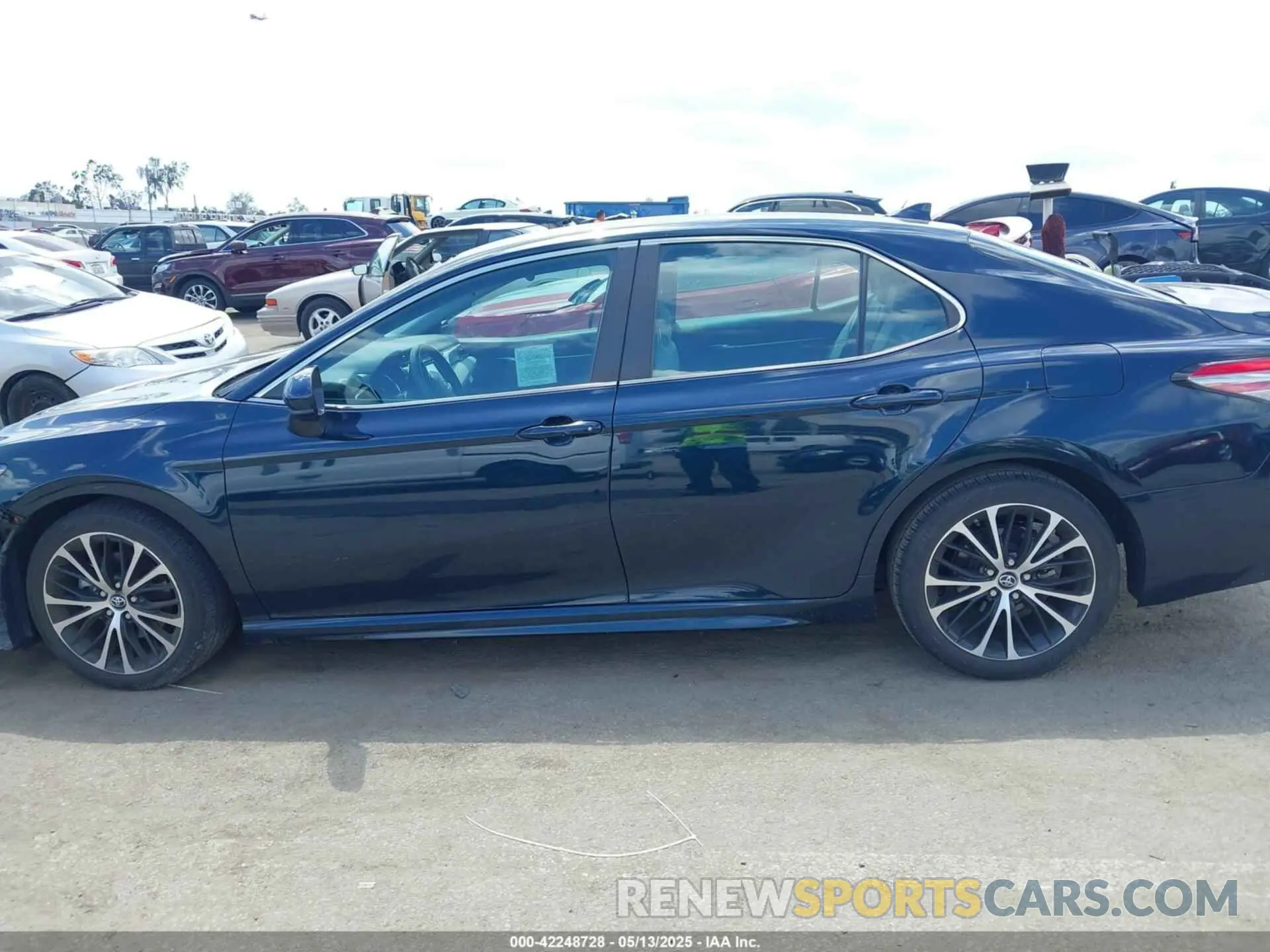 15 Photograph of a damaged car 4T1B11HK5KU852174 TOYOTA CAMRY 2019