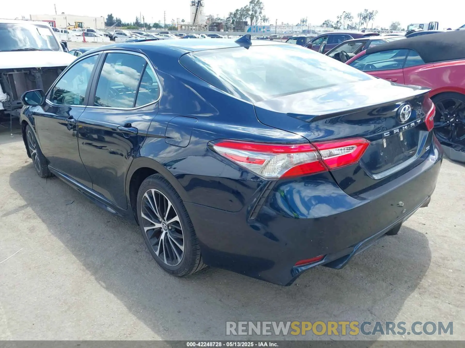 3 Photograph of a damaged car 4T1B11HK5KU852174 TOYOTA CAMRY 2019