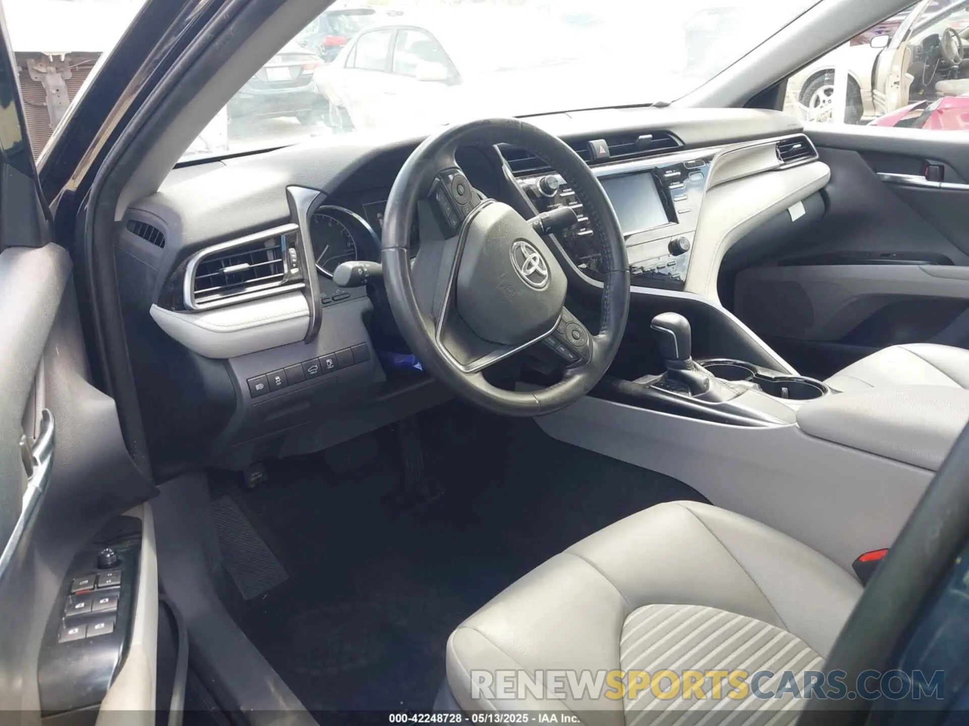 5 Photograph of a damaged car 4T1B11HK5KU852174 TOYOTA CAMRY 2019