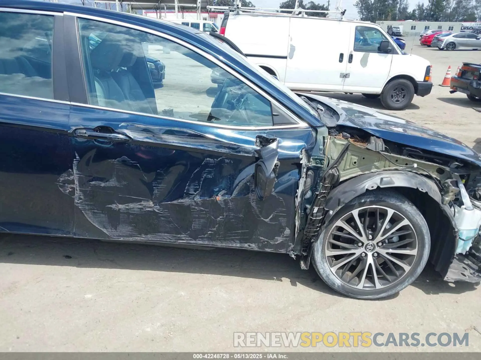 6 Photograph of a damaged car 4T1B11HK5KU852174 TOYOTA CAMRY 2019