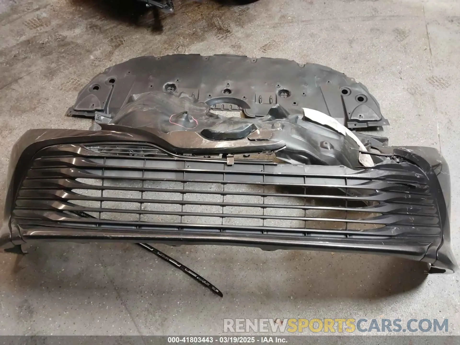 12 Photograph of a damaged car 4T1B11HK5KU852482 TOYOTA CAMRY 2019