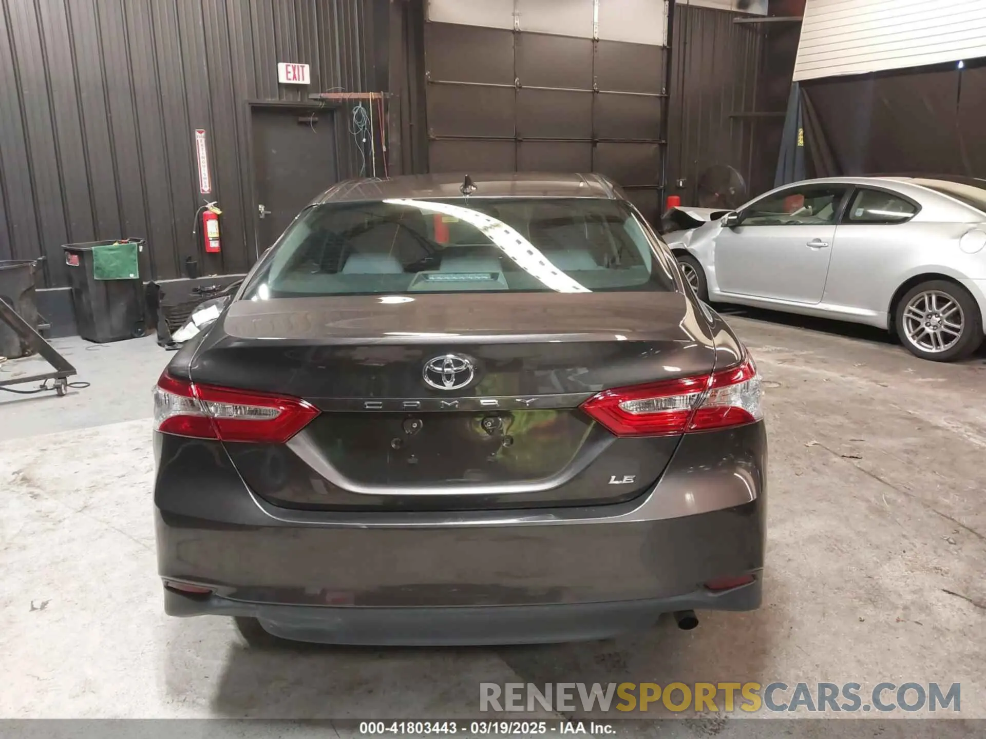 17 Photograph of a damaged car 4T1B11HK5KU852482 TOYOTA CAMRY 2019