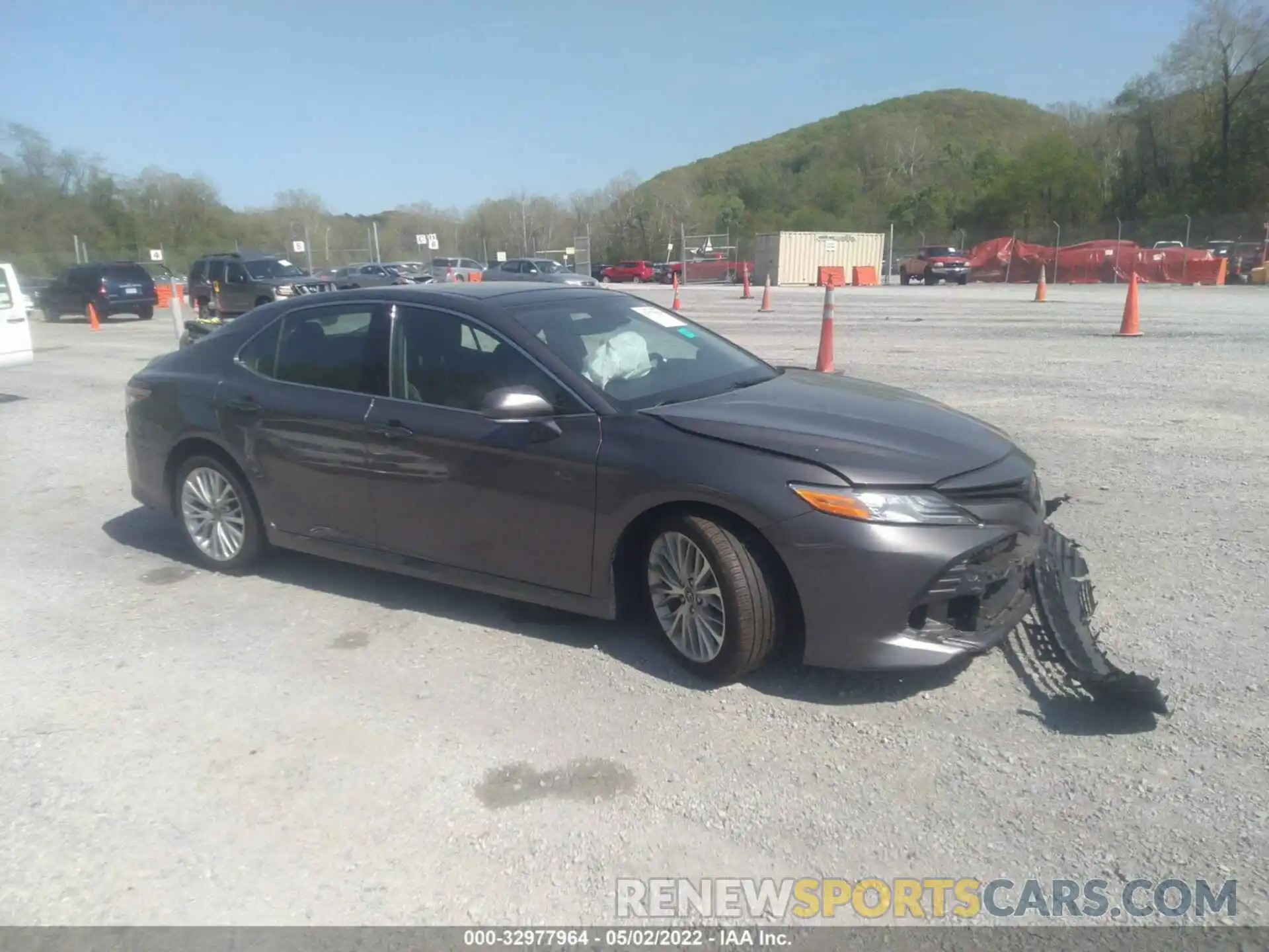 1 Photograph of a damaged car 4T1B11HK6KU164166 TOYOTA CAMRY 2019