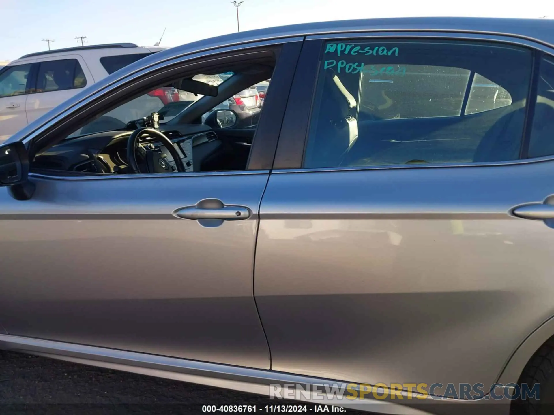 14 Photograph of a damaged car 4T1B11HK6KU164958 TOYOTA CAMRY 2019