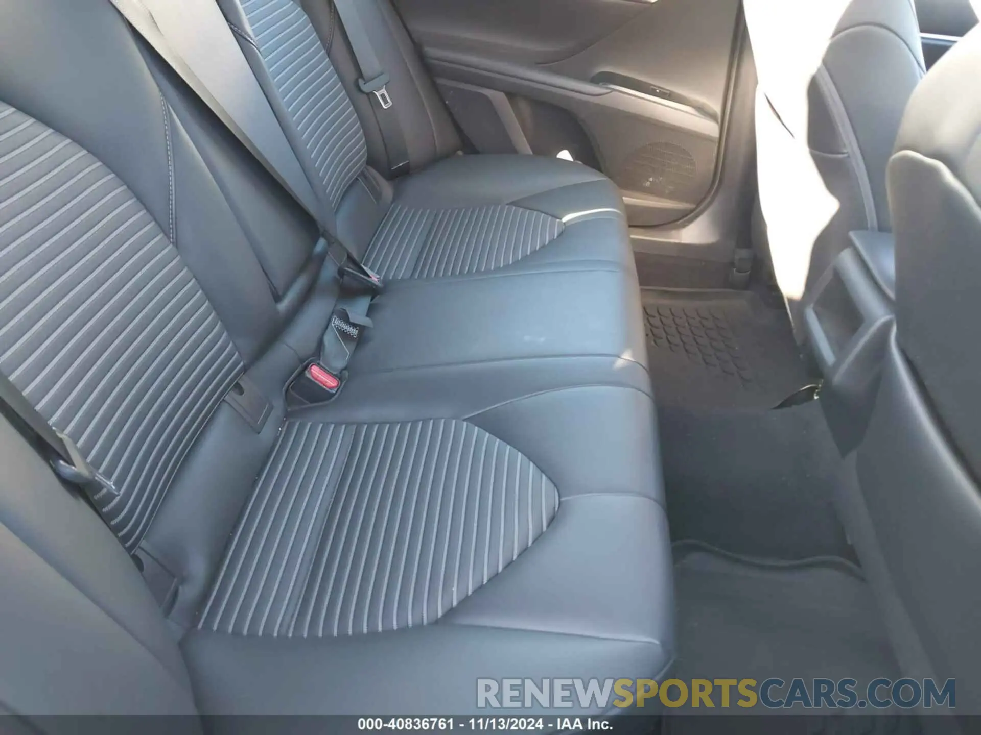 8 Photograph of a damaged car 4T1B11HK6KU164958 TOYOTA CAMRY 2019