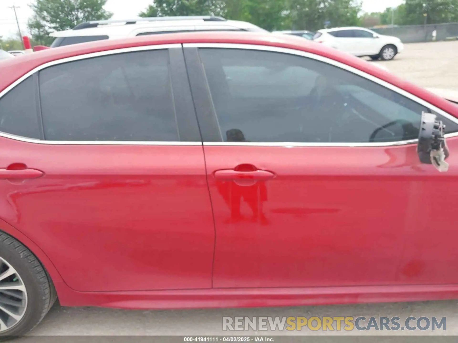 13 Photograph of a damaged car 4T1B11HK6KU169187 TOYOTA CAMRY 2019