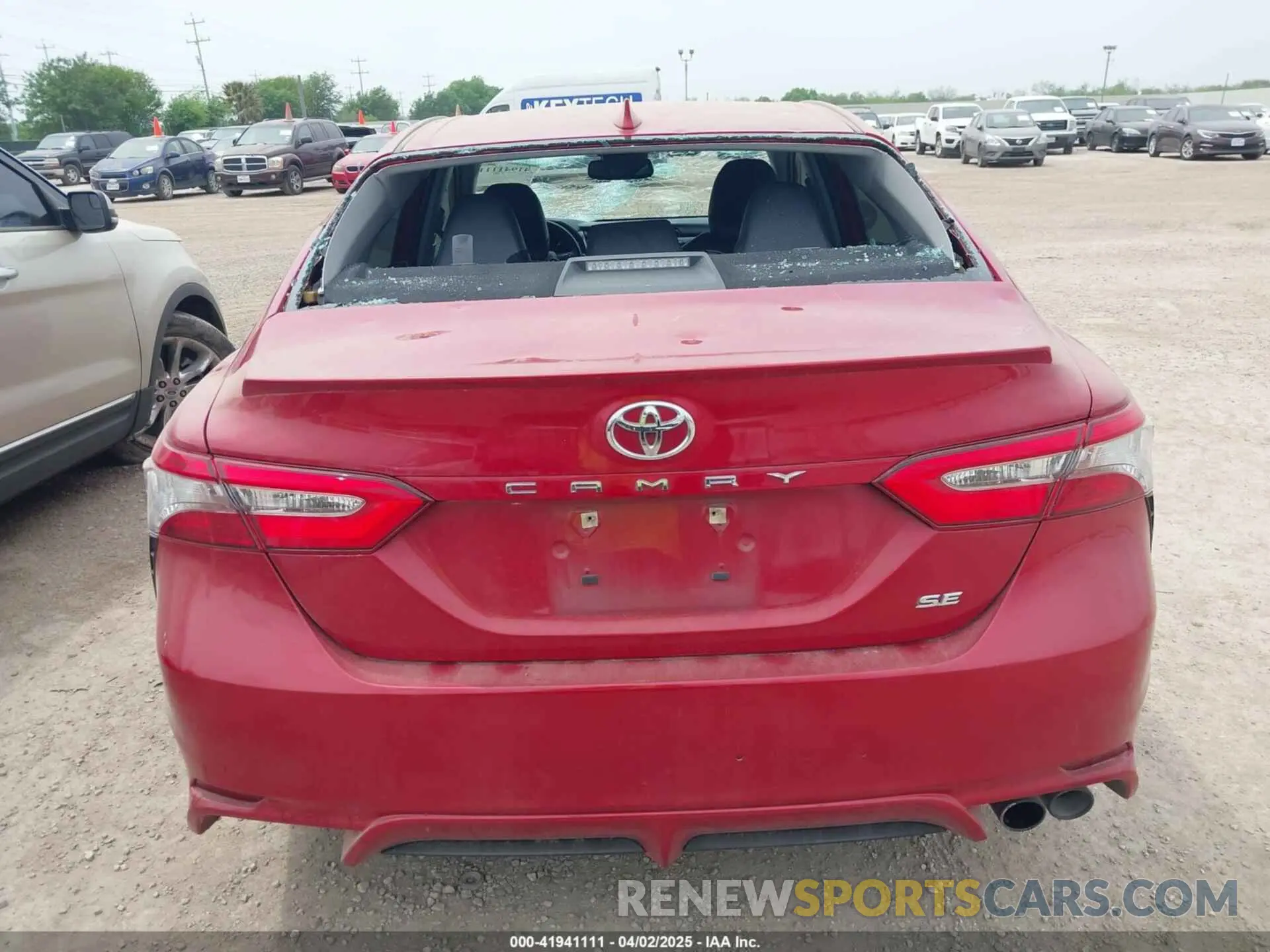 16 Photograph of a damaged car 4T1B11HK6KU169187 TOYOTA CAMRY 2019