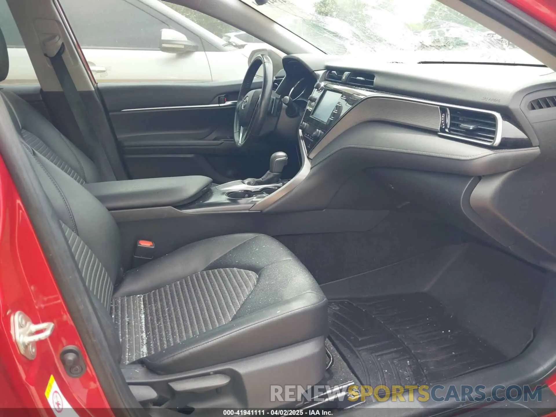 5 Photograph of a damaged car 4T1B11HK6KU169187 TOYOTA CAMRY 2019