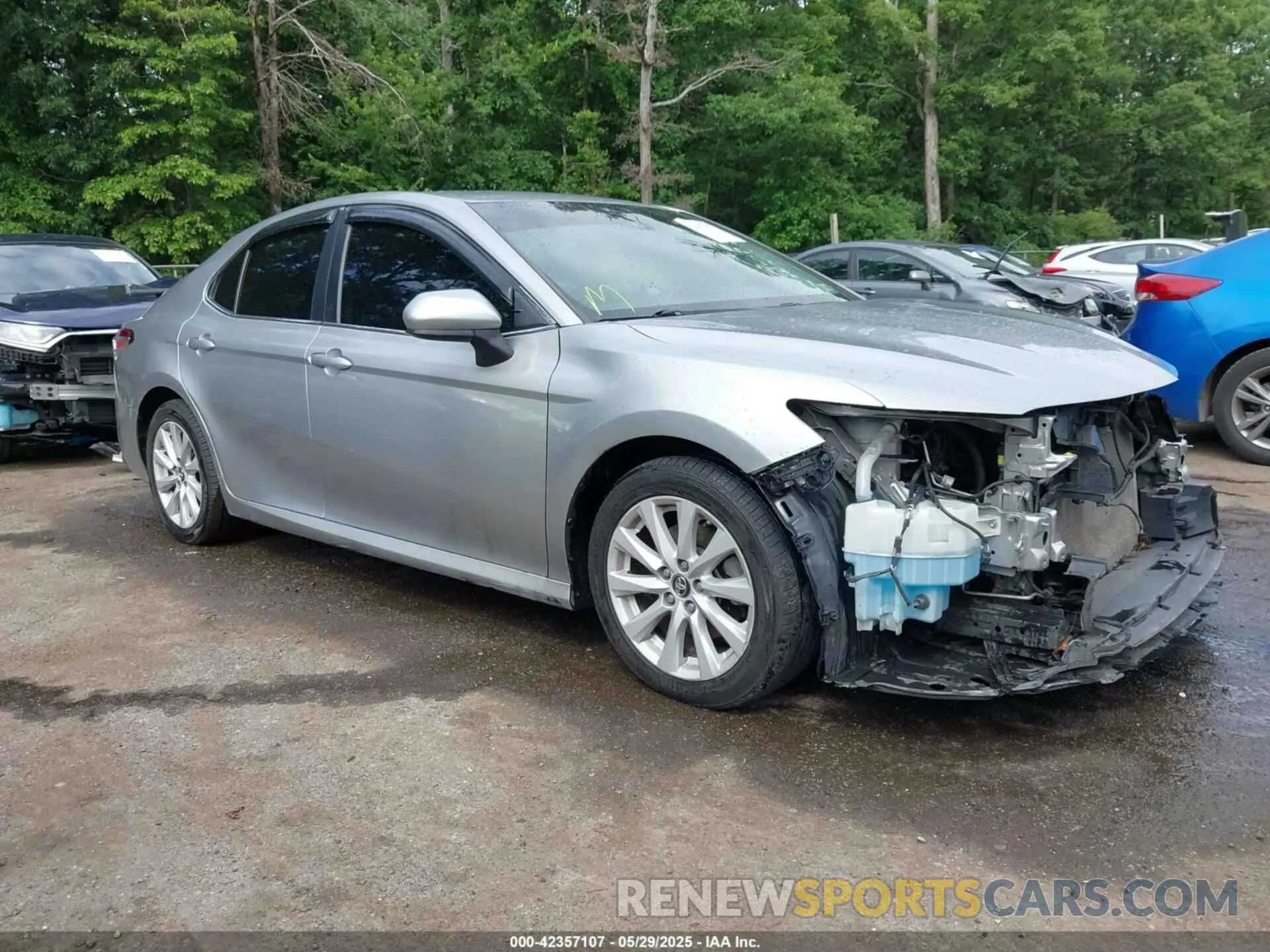 1 Photograph of a damaged car 4T1B11HK6KU170260 TOYOTA CAMRY 2019