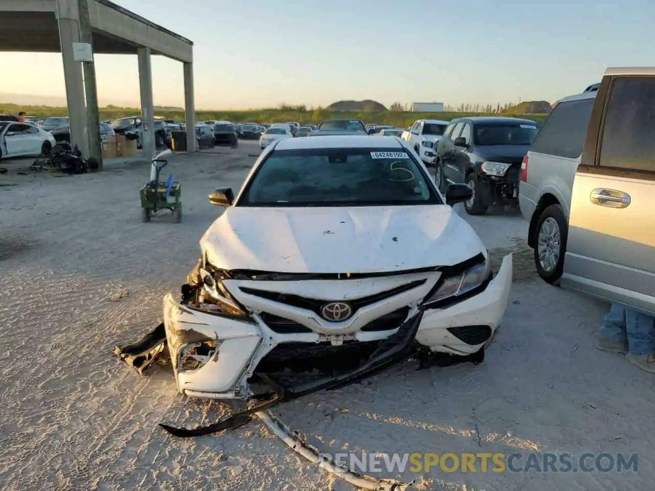 9 Photograph of a damaged car 4T1B11HK6KU172283 TOYOTA CAMRY 2019