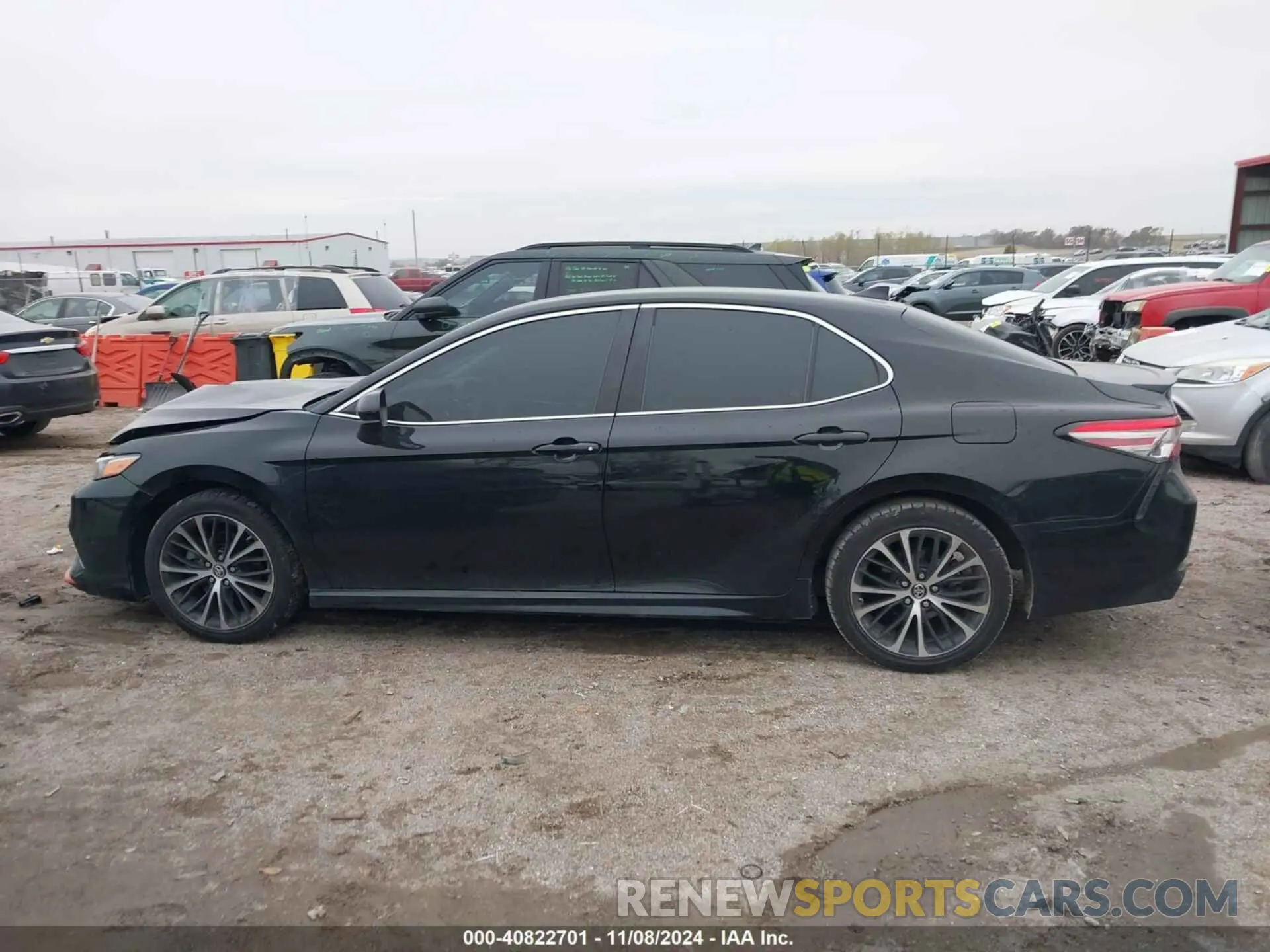 14 Photograph of a damaged car 4T1B11HK6KU173918 TOYOTA CAMRY 2019