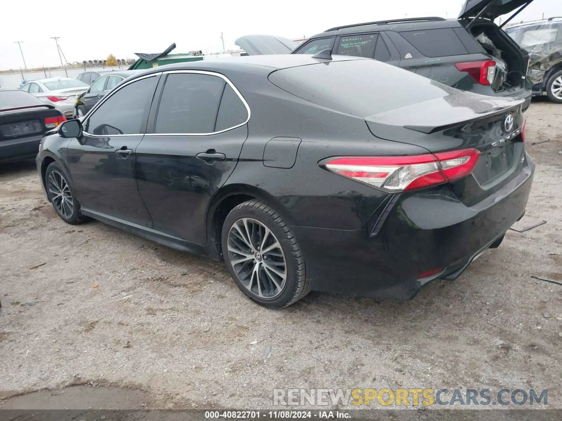 3 Photograph of a damaged car 4T1B11HK6KU173918 TOYOTA CAMRY 2019