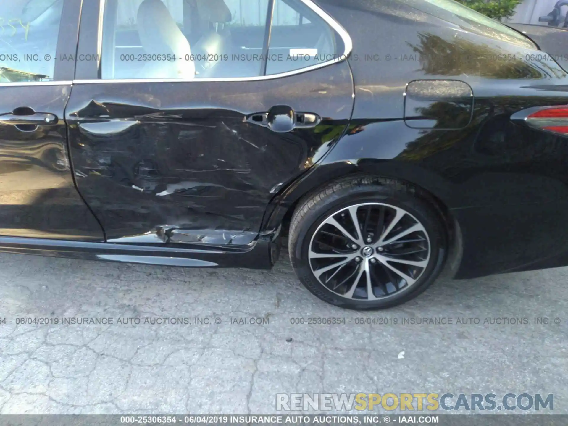 6 Photograph of a damaged car 4T1B11HK6KU174471 TOYOTA CAMRY 2019