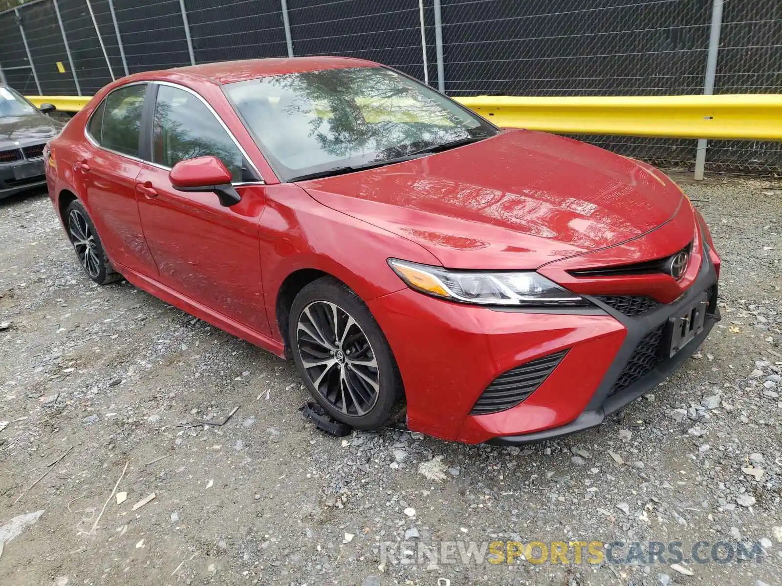 1 Photograph of a damaged car 4T1B11HK6KU180092 TOYOTA CAMRY 2019