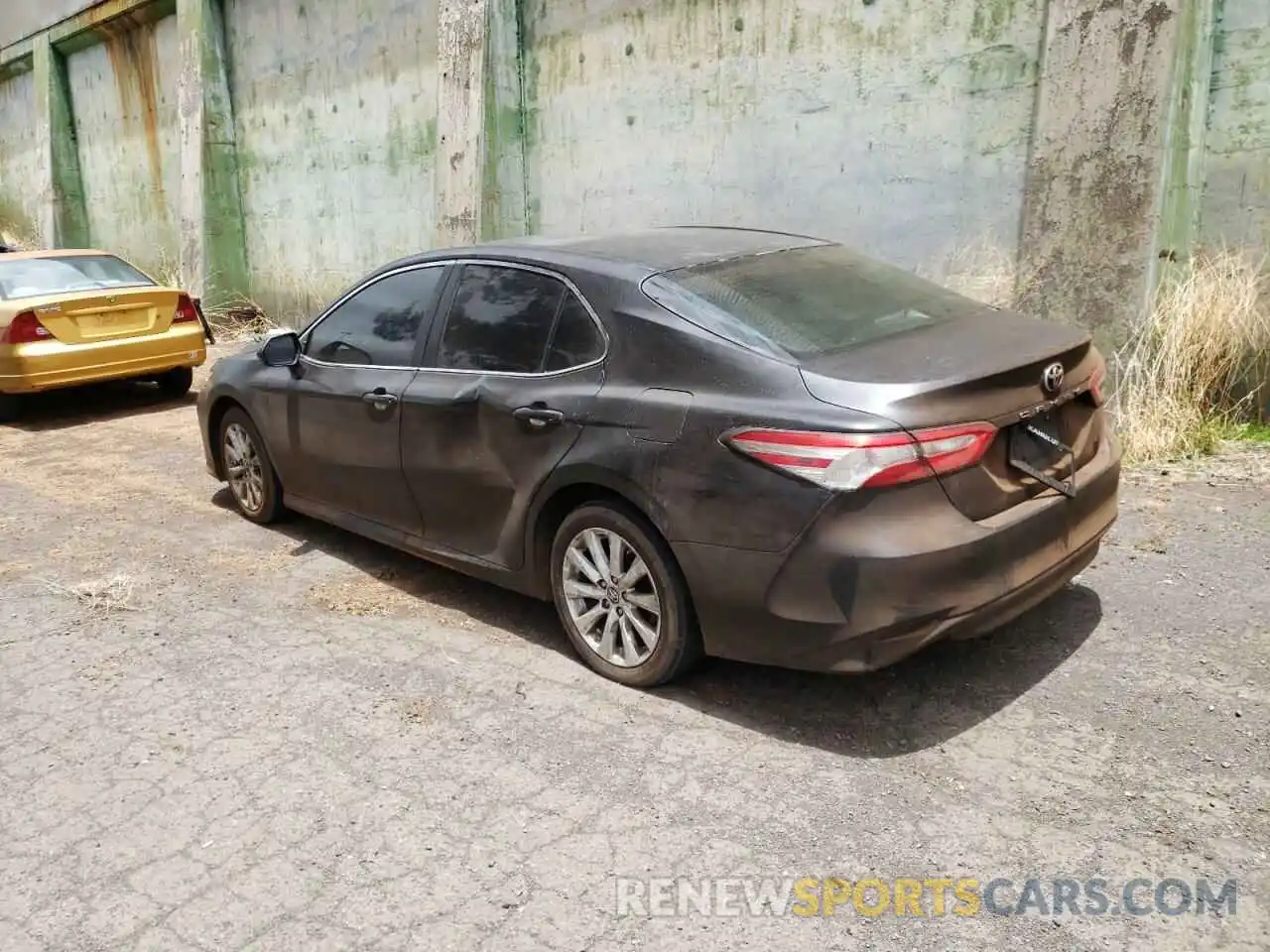 3 Photograph of a damaged car 4T1B11HK6KU180903 TOYOTA CAMRY 2019