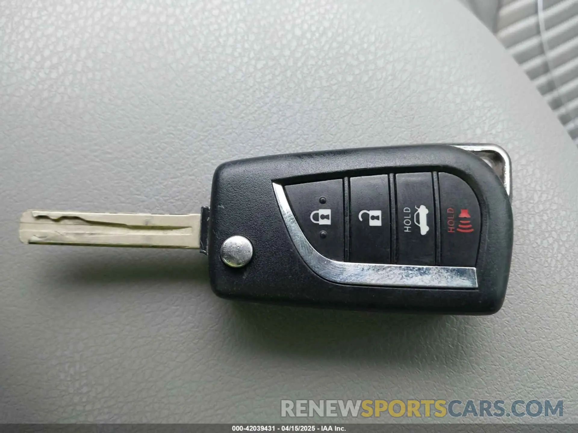 11 Photograph of a damaged car 4T1B11HK6KU193067 TOYOTA CAMRY 2019