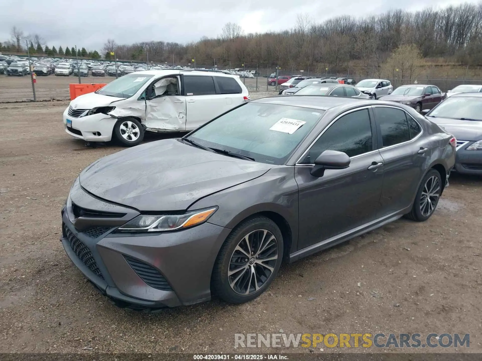 2 Photograph of a damaged car 4T1B11HK6KU193067 TOYOTA CAMRY 2019