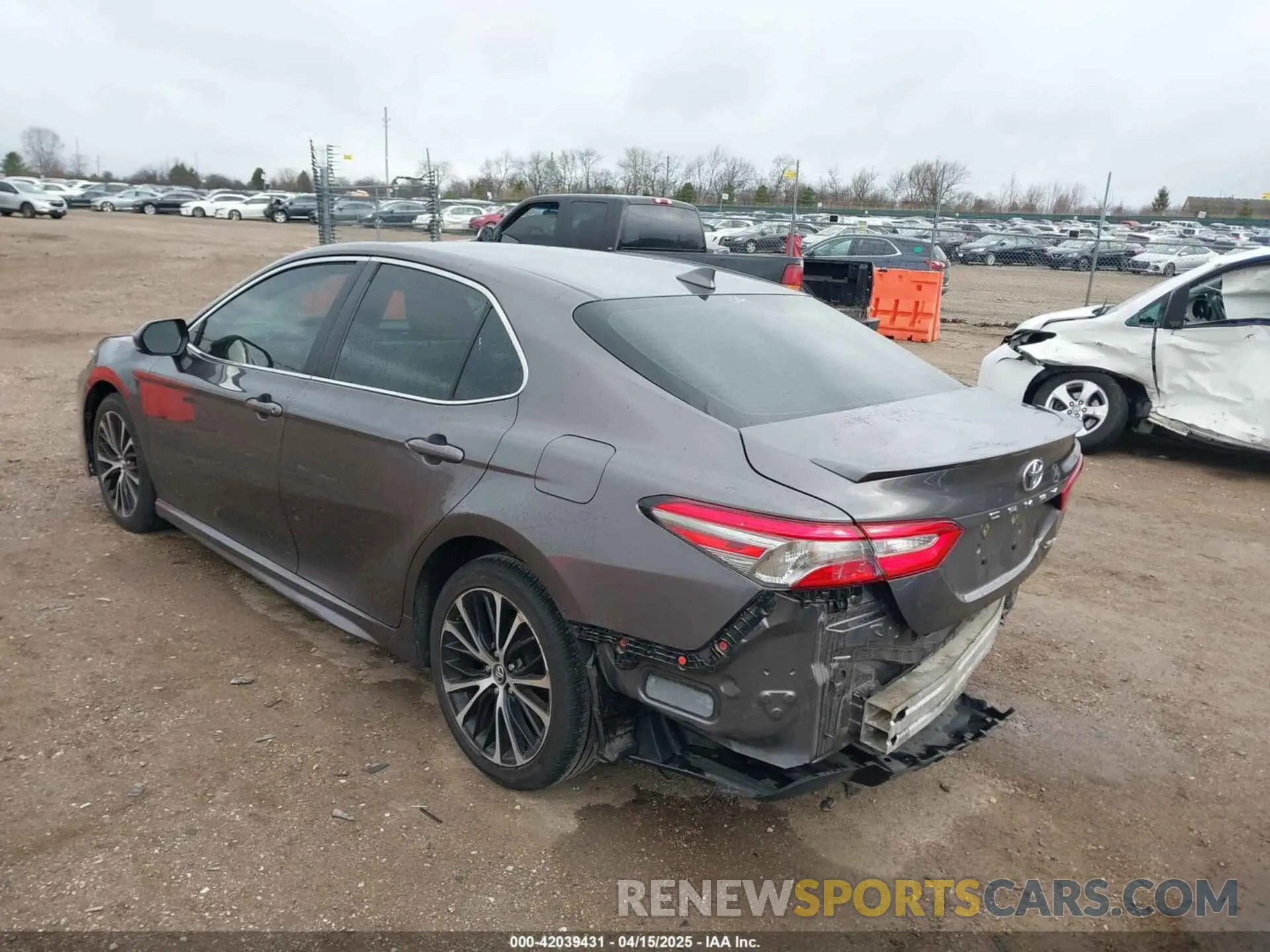 3 Photograph of a damaged car 4T1B11HK6KU193067 TOYOTA CAMRY 2019