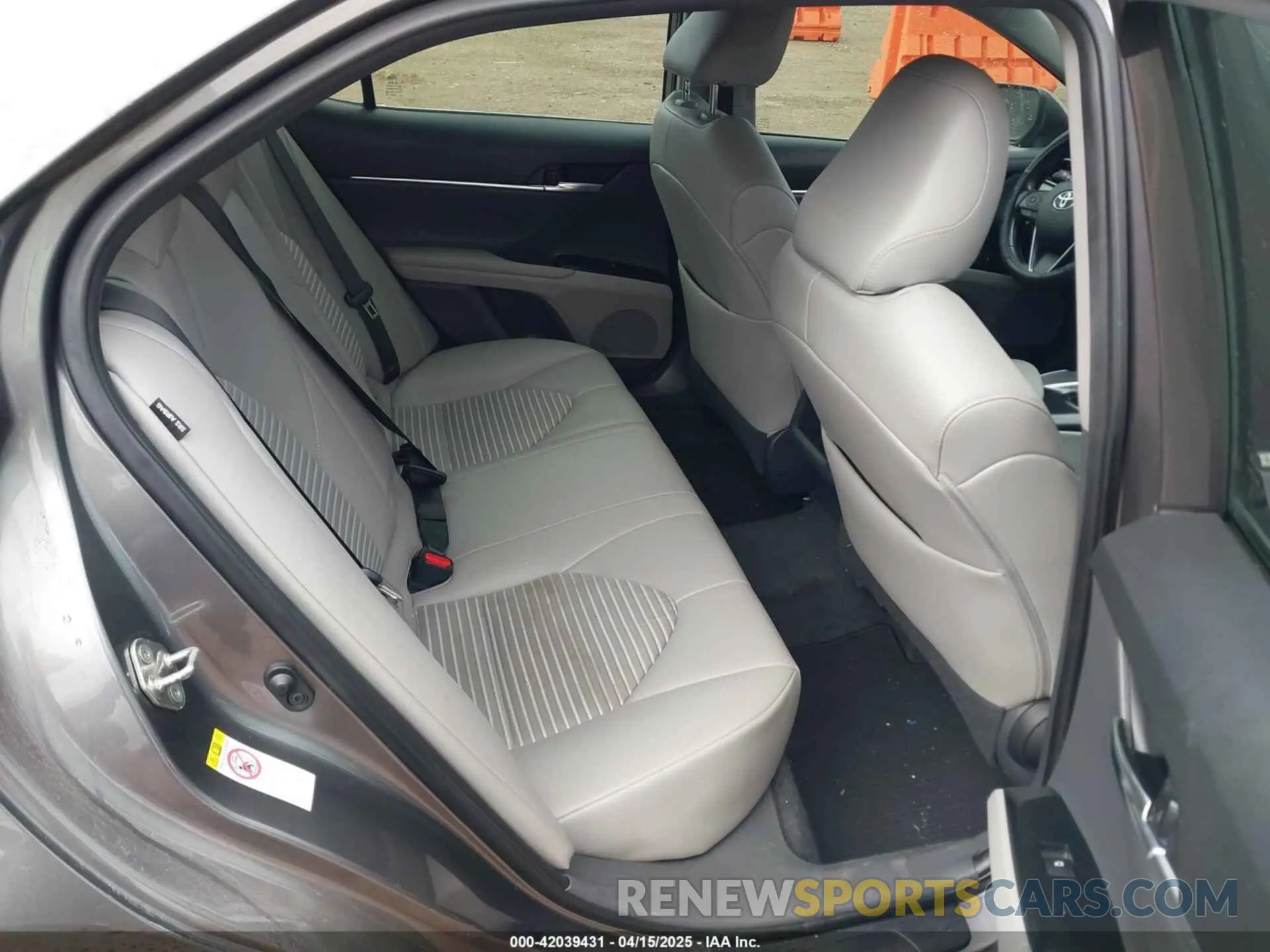 8 Photograph of a damaged car 4T1B11HK6KU193067 TOYOTA CAMRY 2019