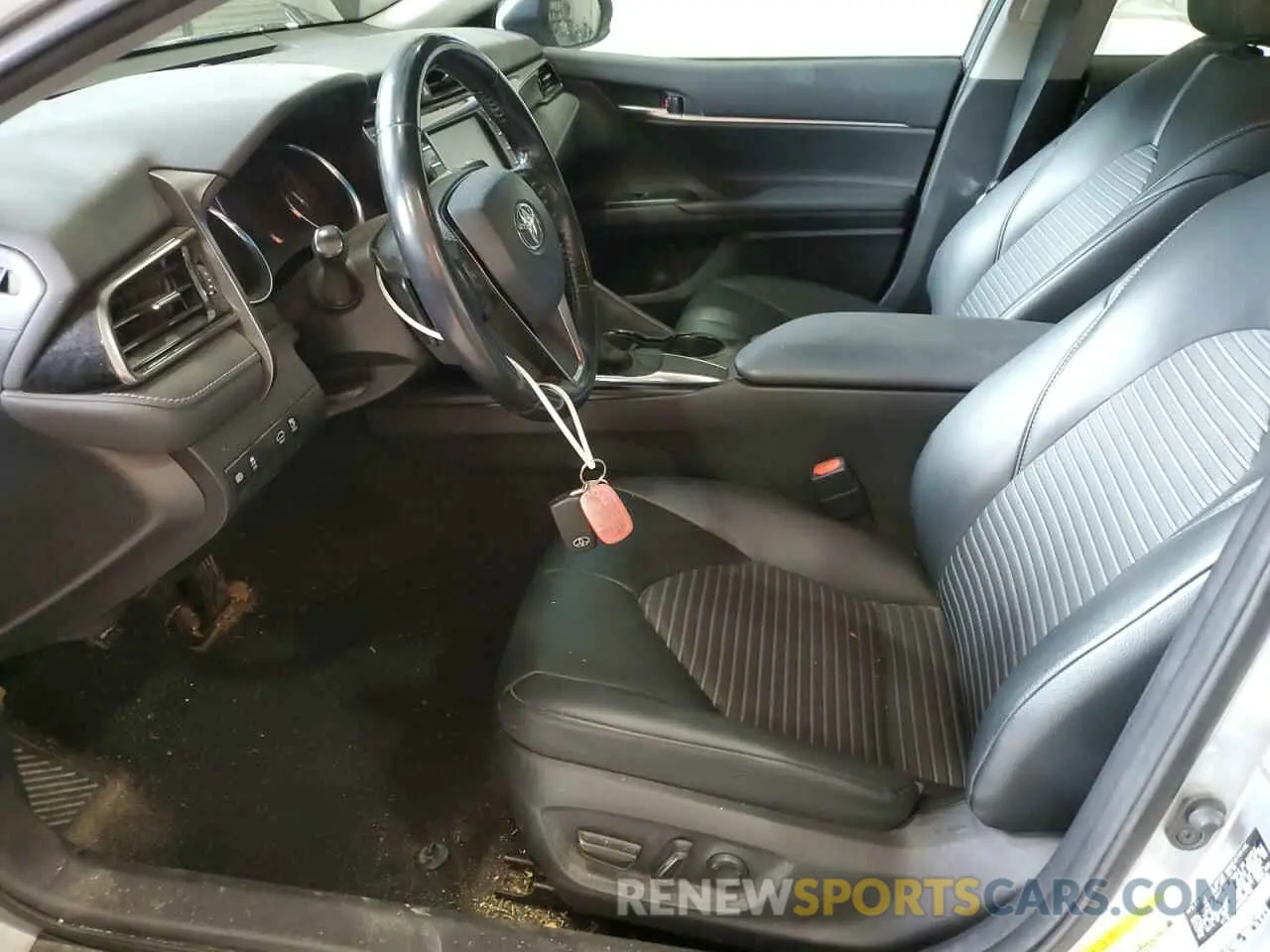 7 Photograph of a damaged car 4T1B11HK6KU202768 TOYOTA CAMRY 2019