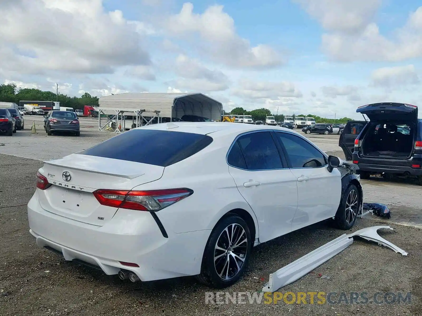 4 Photograph of a damaged car 4T1B11HK6KU203838 TOYOTA CAMRY 2019