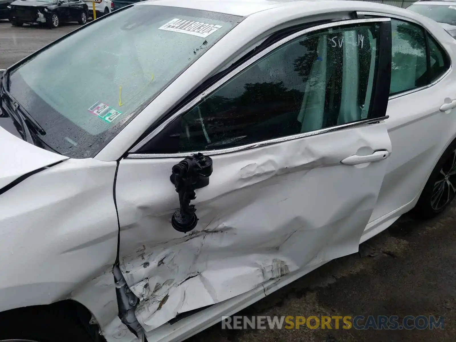 9 Photograph of a damaged car 4T1B11HK6KU204181 TOYOTA CAMRY 2019