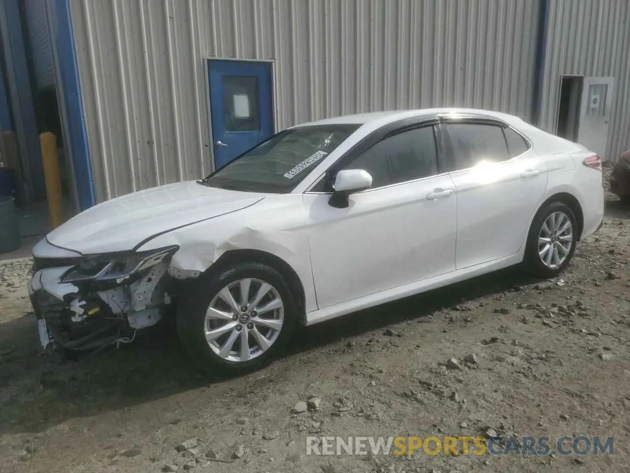 1 Photograph of a damaged car 4T1B11HK6KU207081 TOYOTA CAMRY 2019