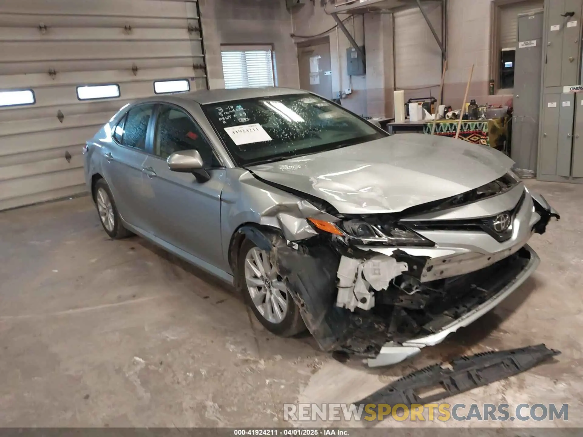 1 Photograph of a damaged car 4T1B11HK6KU210613 TOYOTA CAMRY 2019