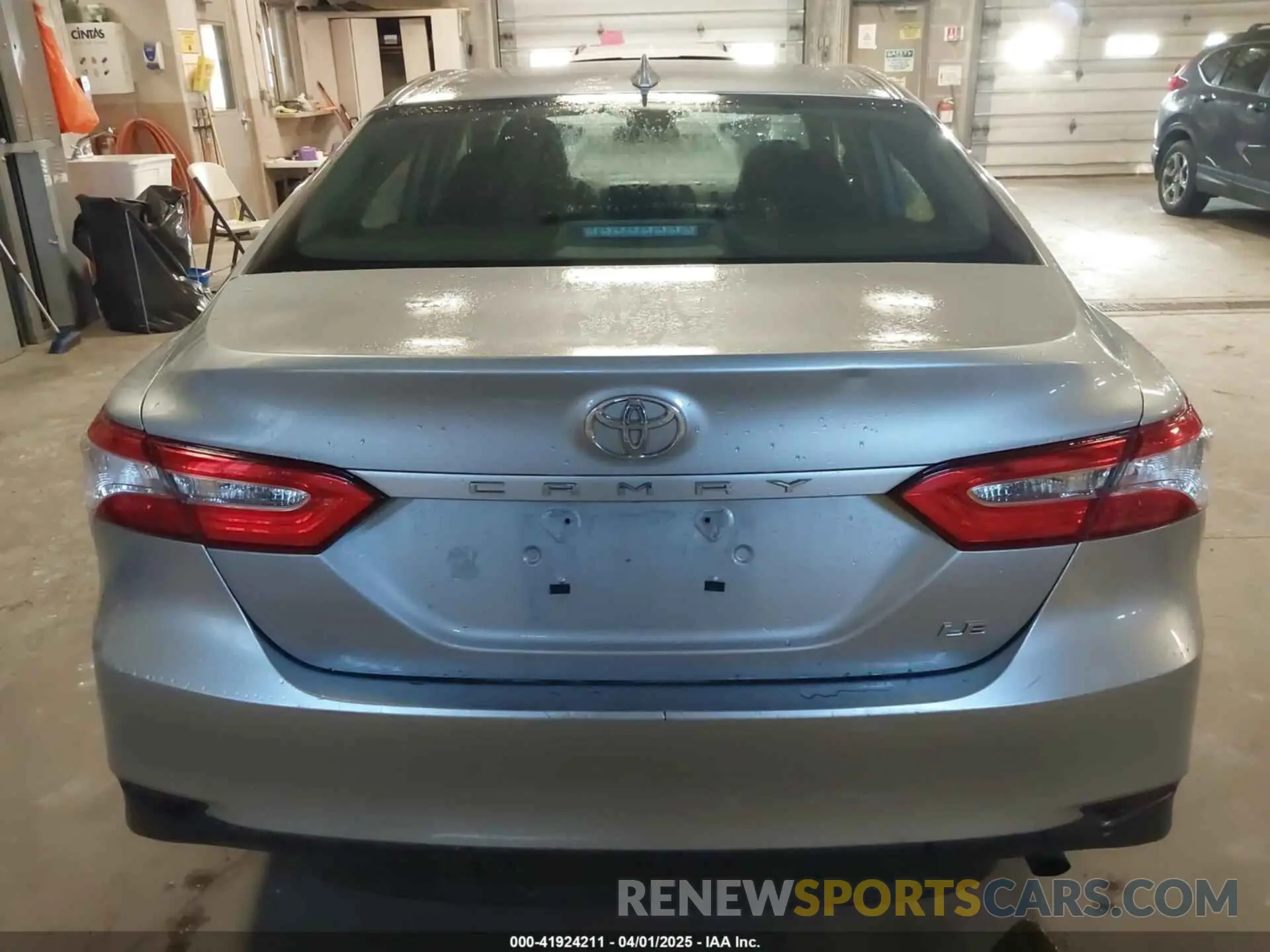 16 Photograph of a damaged car 4T1B11HK6KU210613 TOYOTA CAMRY 2019