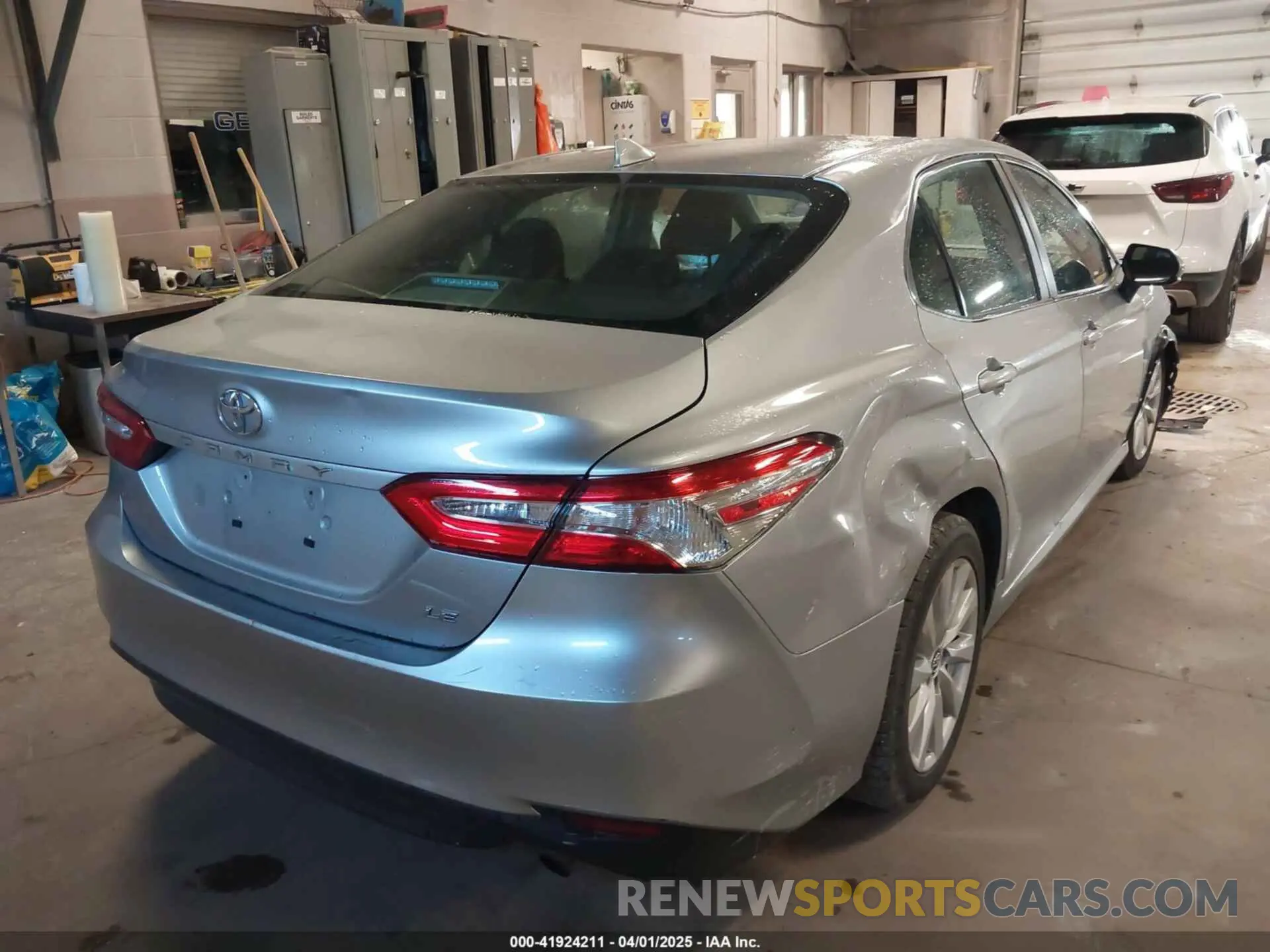 4 Photograph of a damaged car 4T1B11HK6KU210613 TOYOTA CAMRY 2019