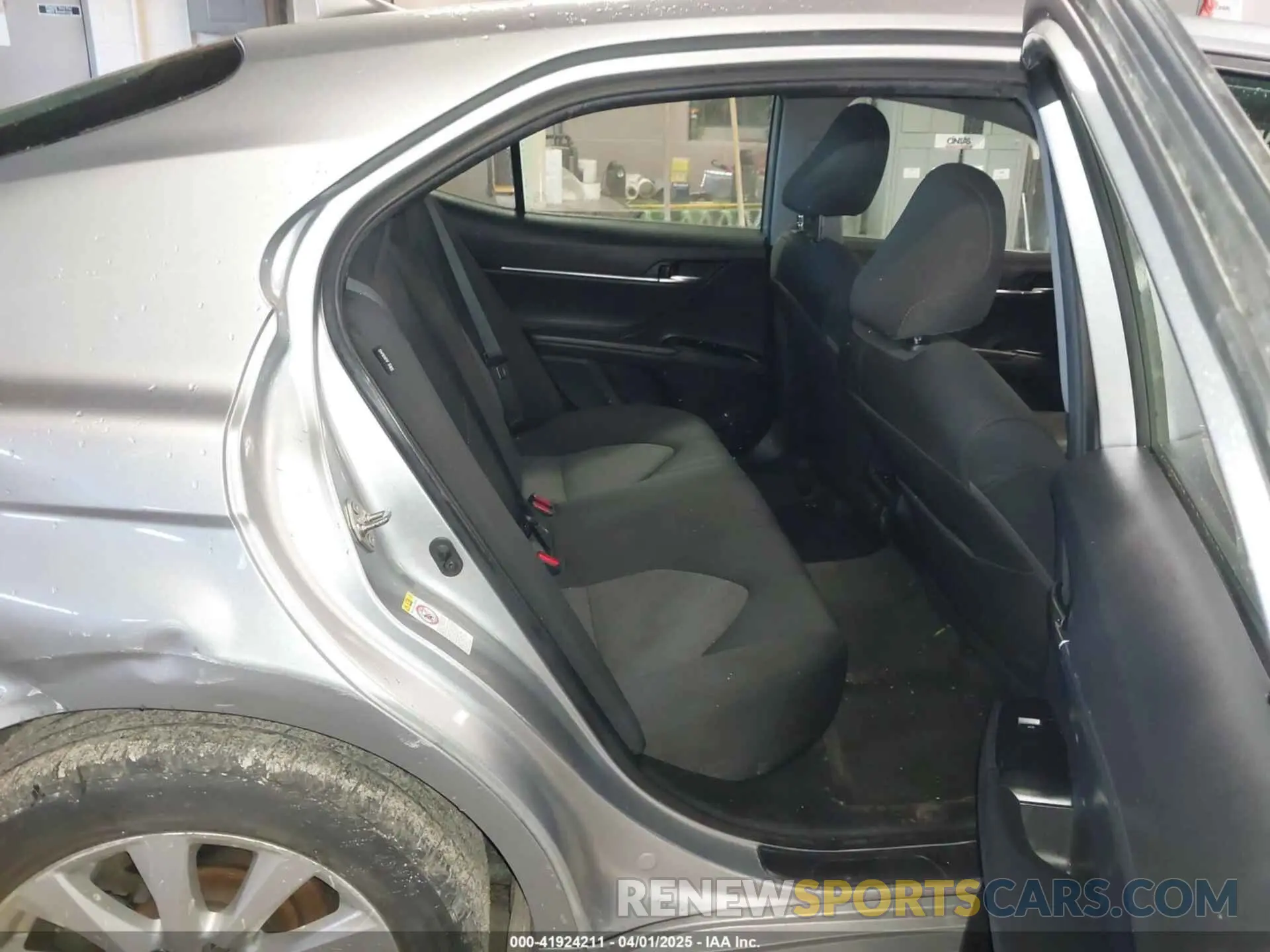 8 Photograph of a damaged car 4T1B11HK6KU210613 TOYOTA CAMRY 2019